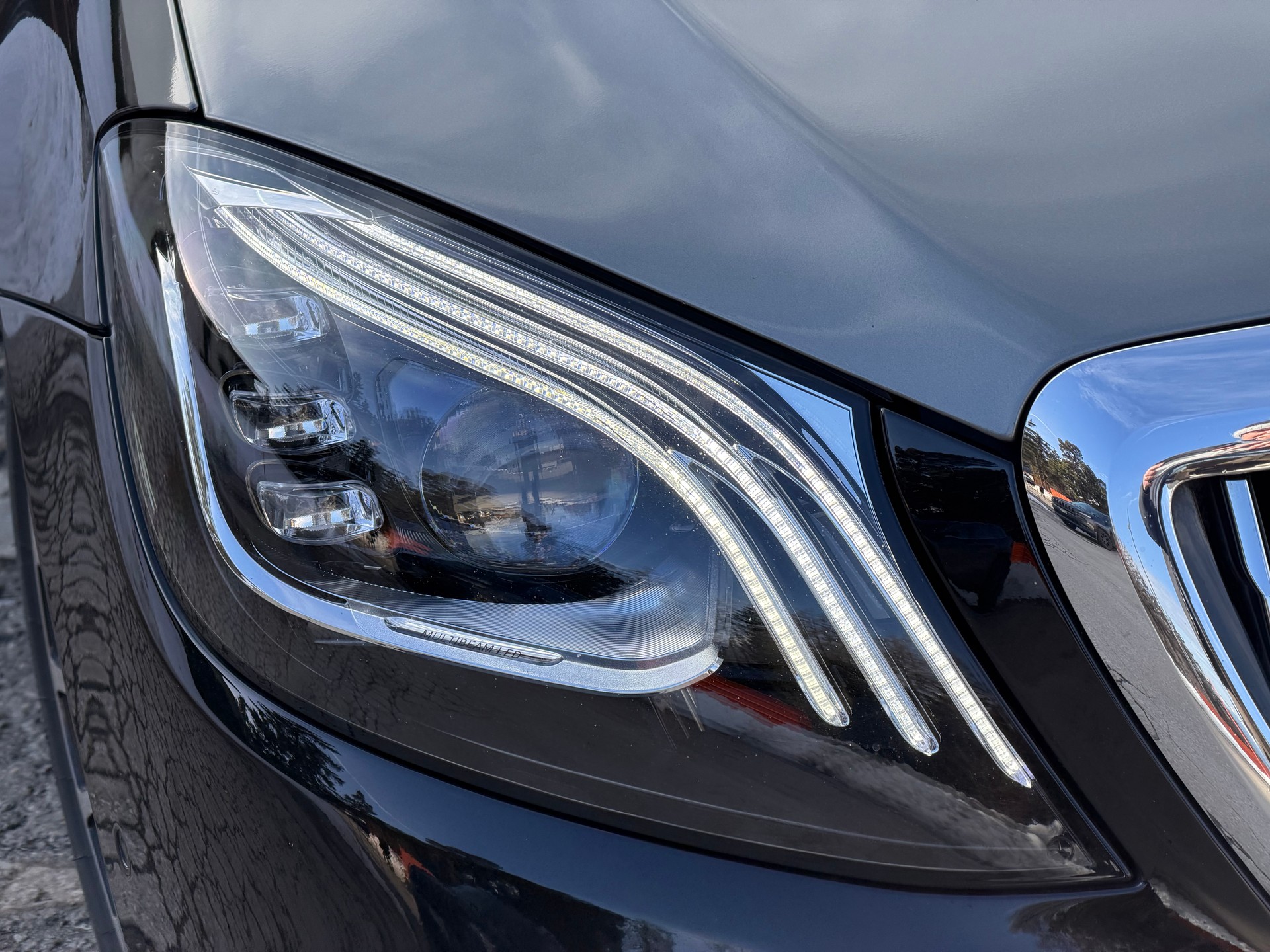 MERCEDES-BENZ Maybach S560 4Matic-image-8