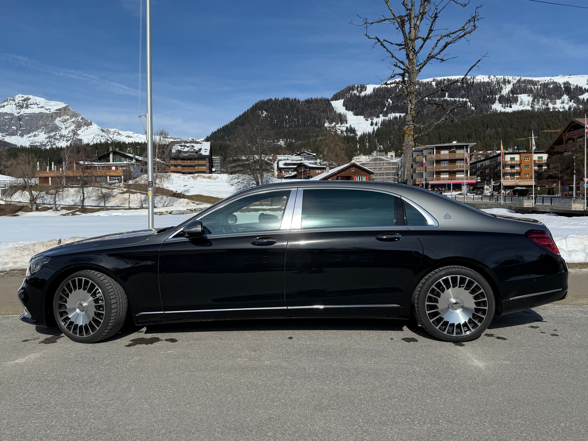 MERCEDES-BENZ Maybach S560 4Matic-image-2