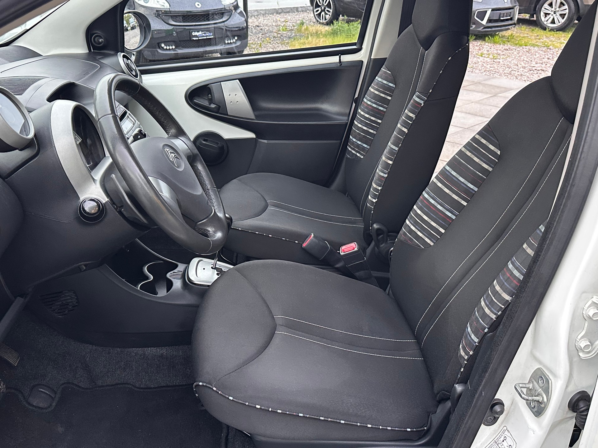 CITROEN C1 1.0i Séduction EGS-image-4