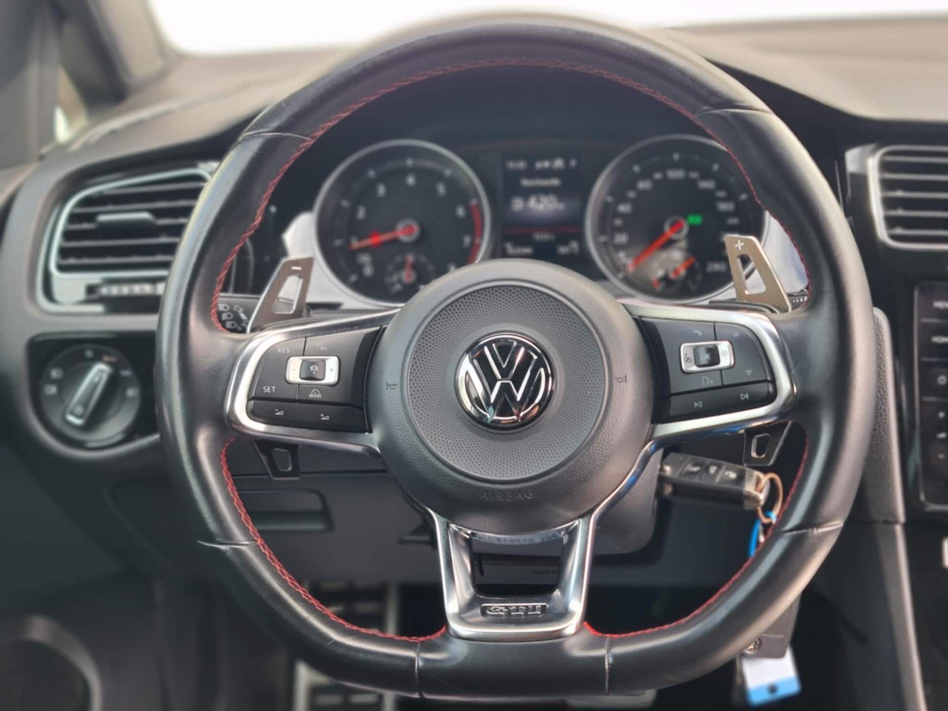 VW Golf 2.0 TSI GTI DSG-image-11