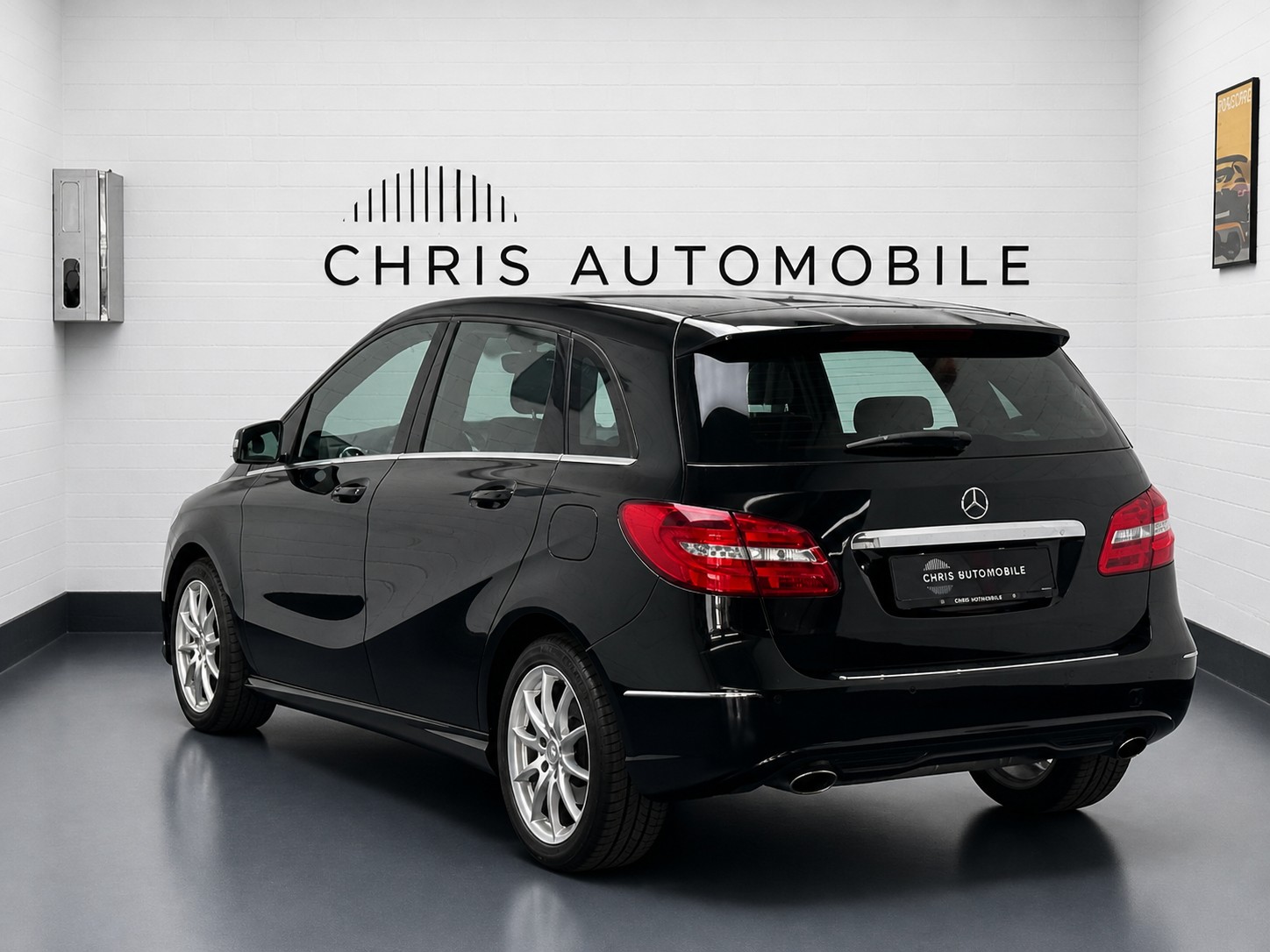 MERCEDES-BENZ B 200 7G-DCT-showroom-element-1