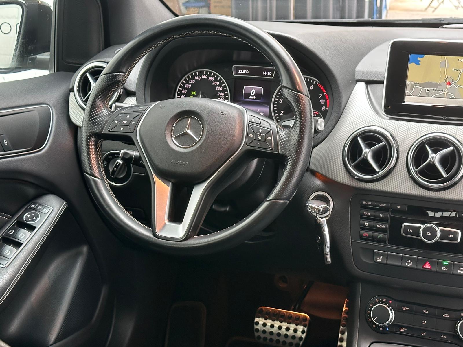 MERCEDES-BENZ B 200 7G-DCT-image-16