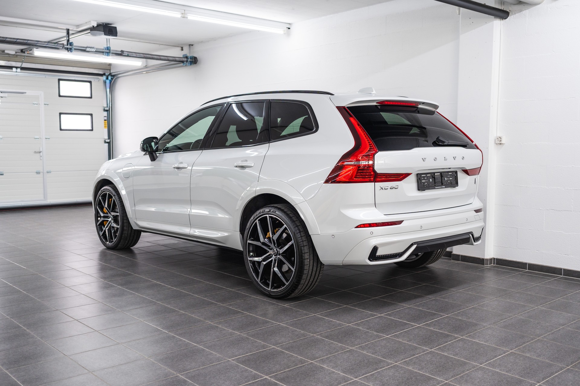VOLVO XC60 T8 eAWD PluginHybrid Polestar Geartronic-image-4