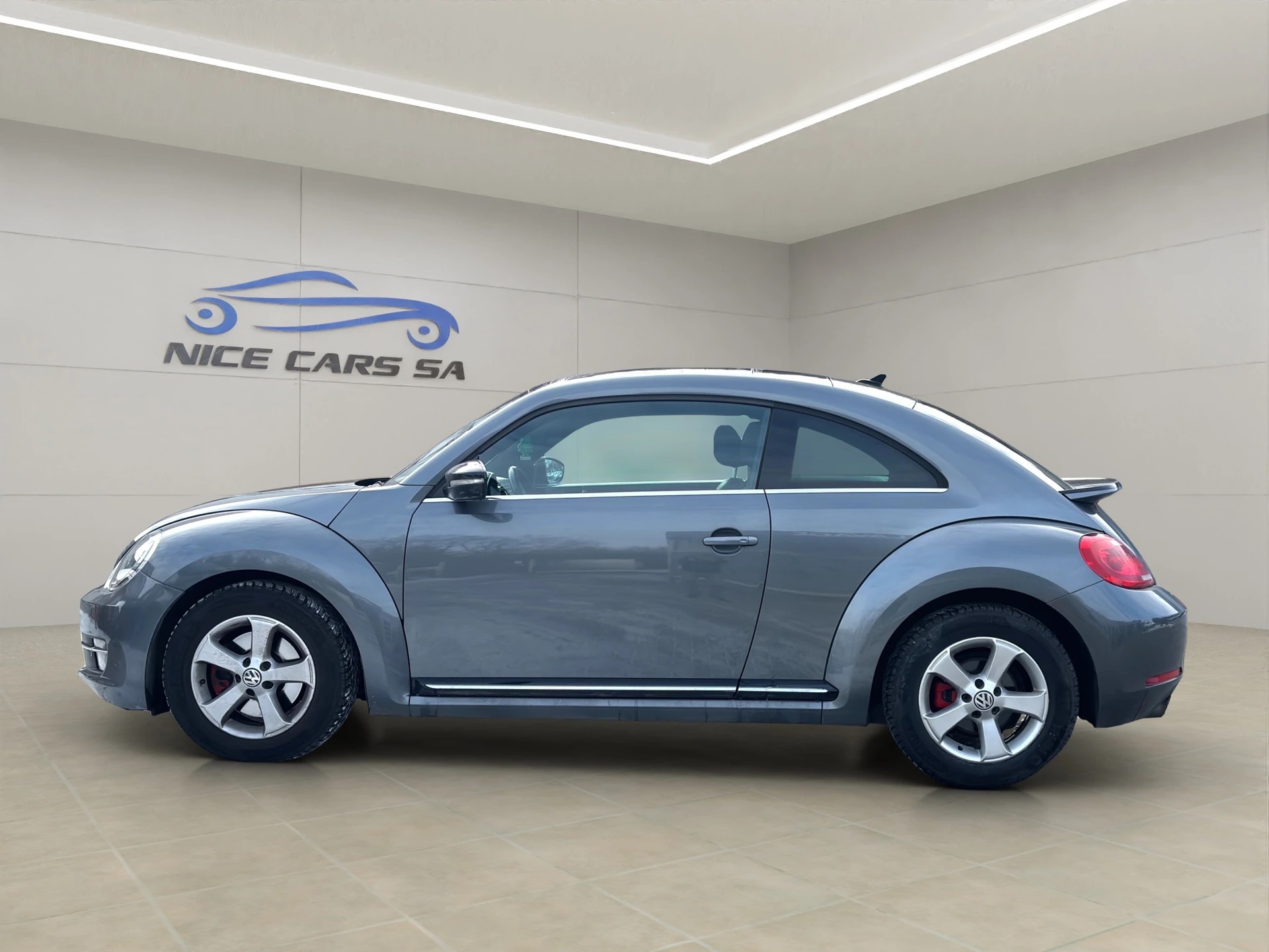 VW Beetle 2.0 TSI Sport DSG-image-6