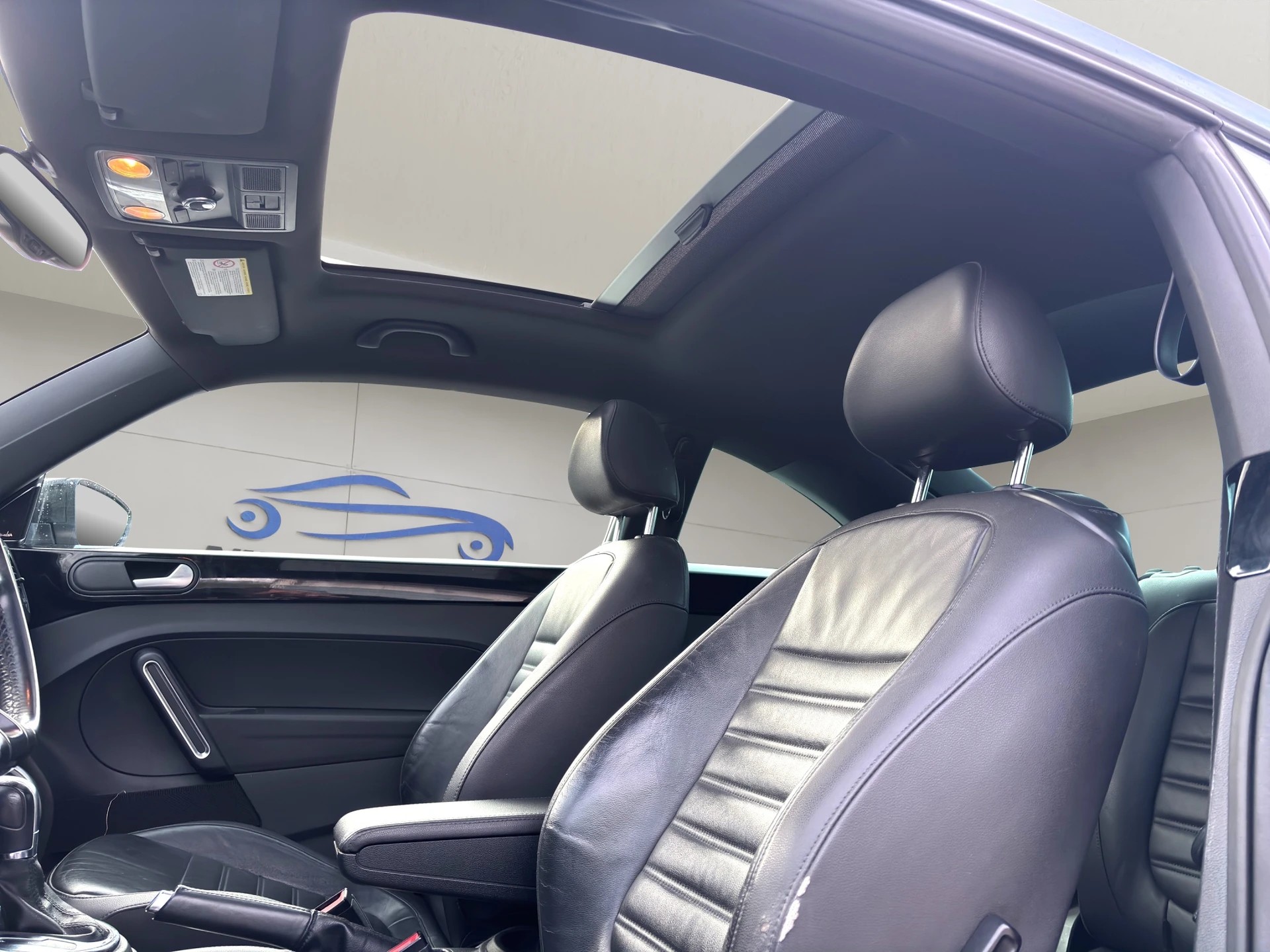 VW Beetle 2.0 TSI Sport DSG-image-21
