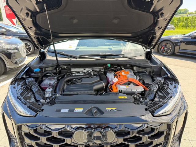 AUDI Q3 SUV e-hybrid 200 kW S tronig-image-19