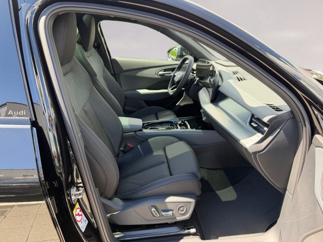 AUDI Q3 SUV e-hybrid 200 kW S tronig-image-16