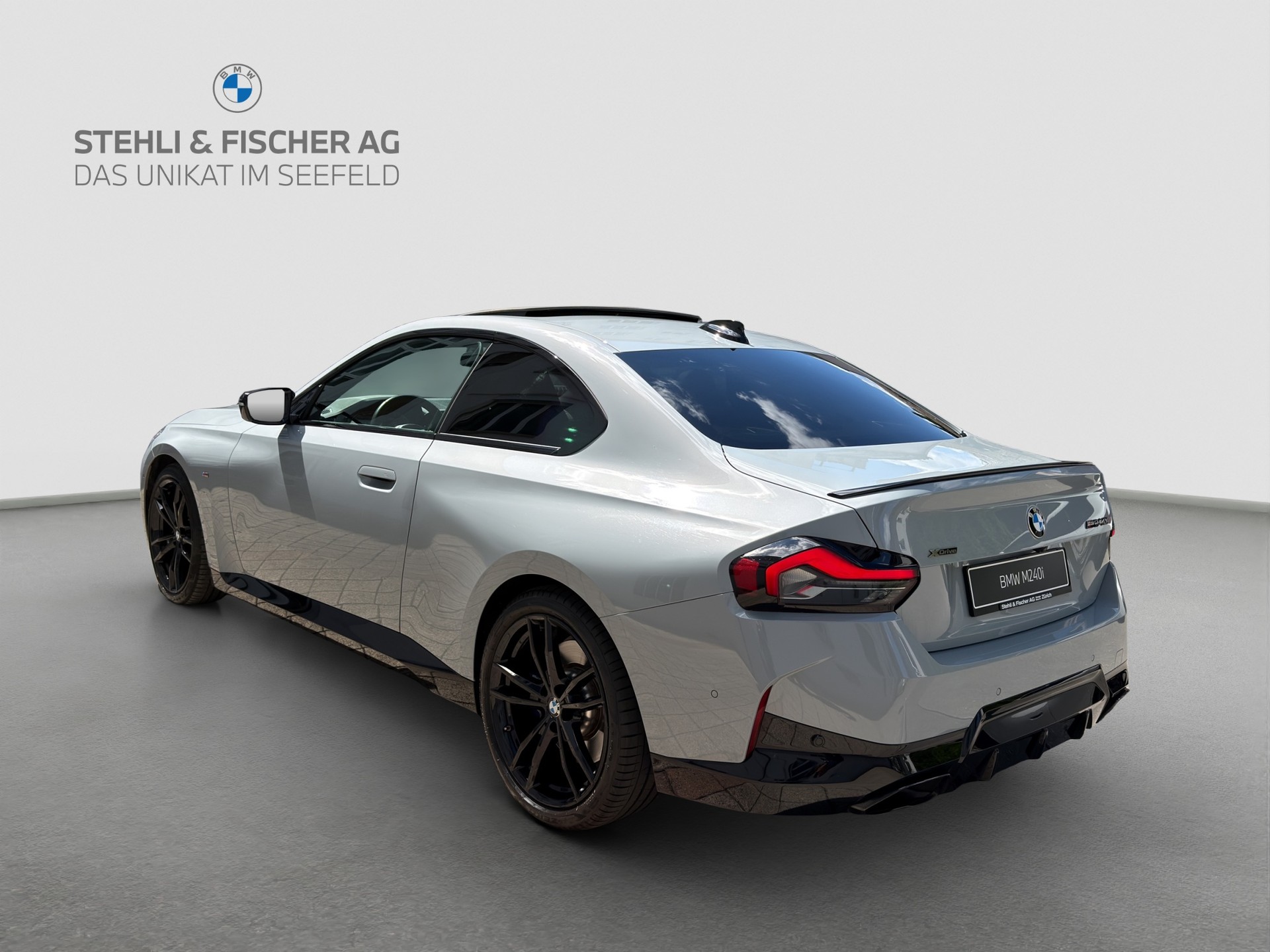 BMW M240i xDrive Steptronic-image-6