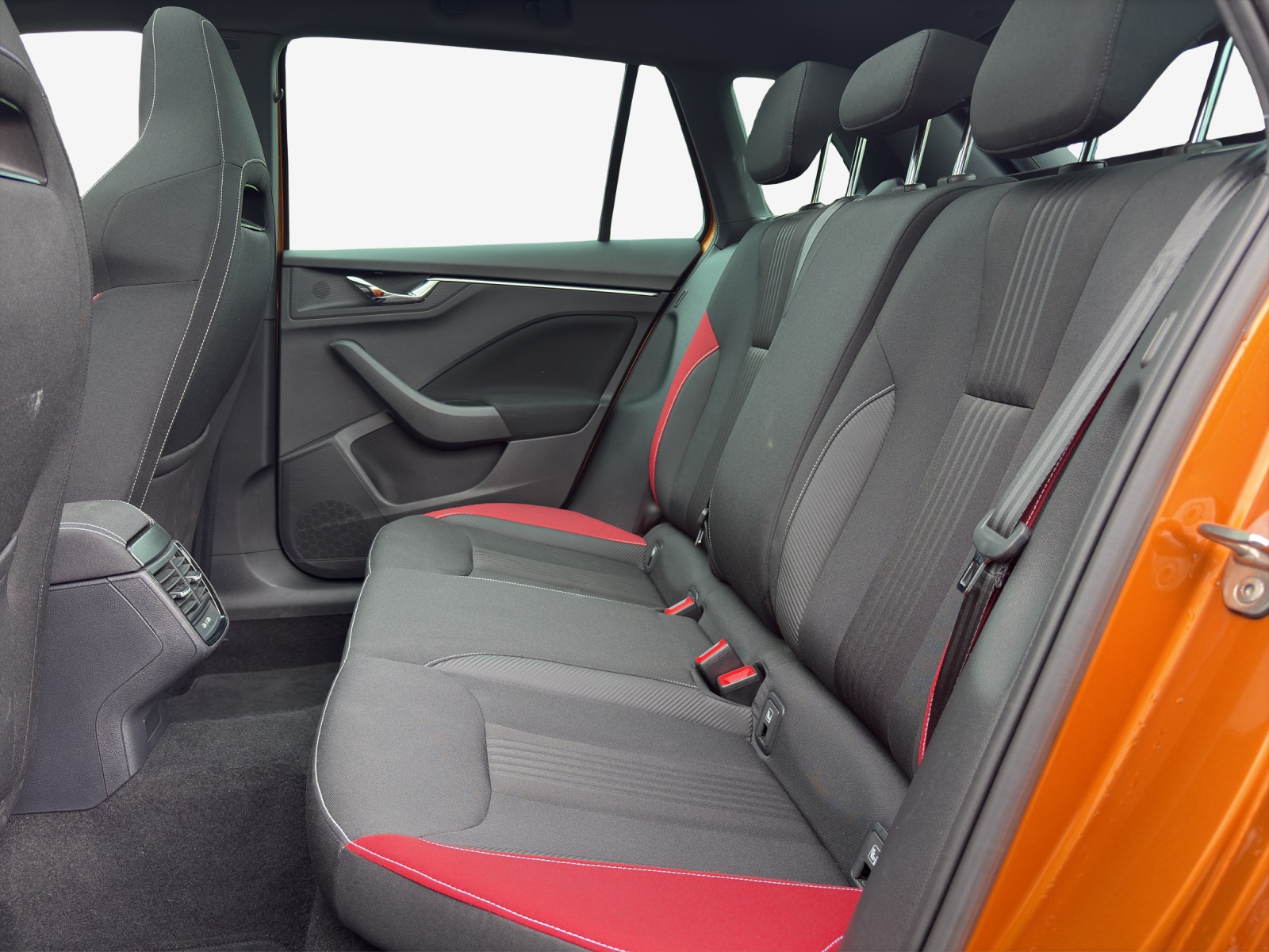 SKODA Kamiq 1.0 TSI Monte Carlo DSG-image-11