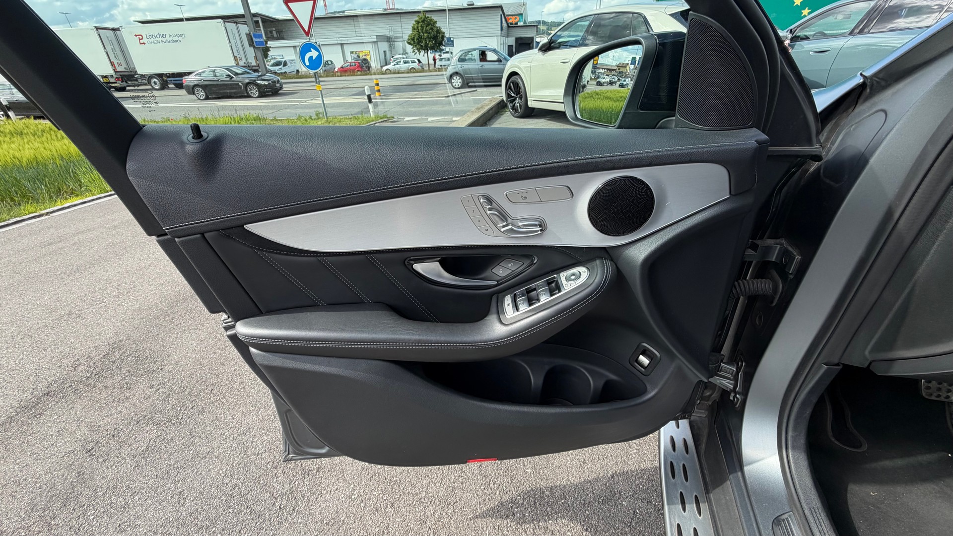 MERCEDES-BENZ GLC 63 S AMG 4Matic 9G-Tronic-image-21