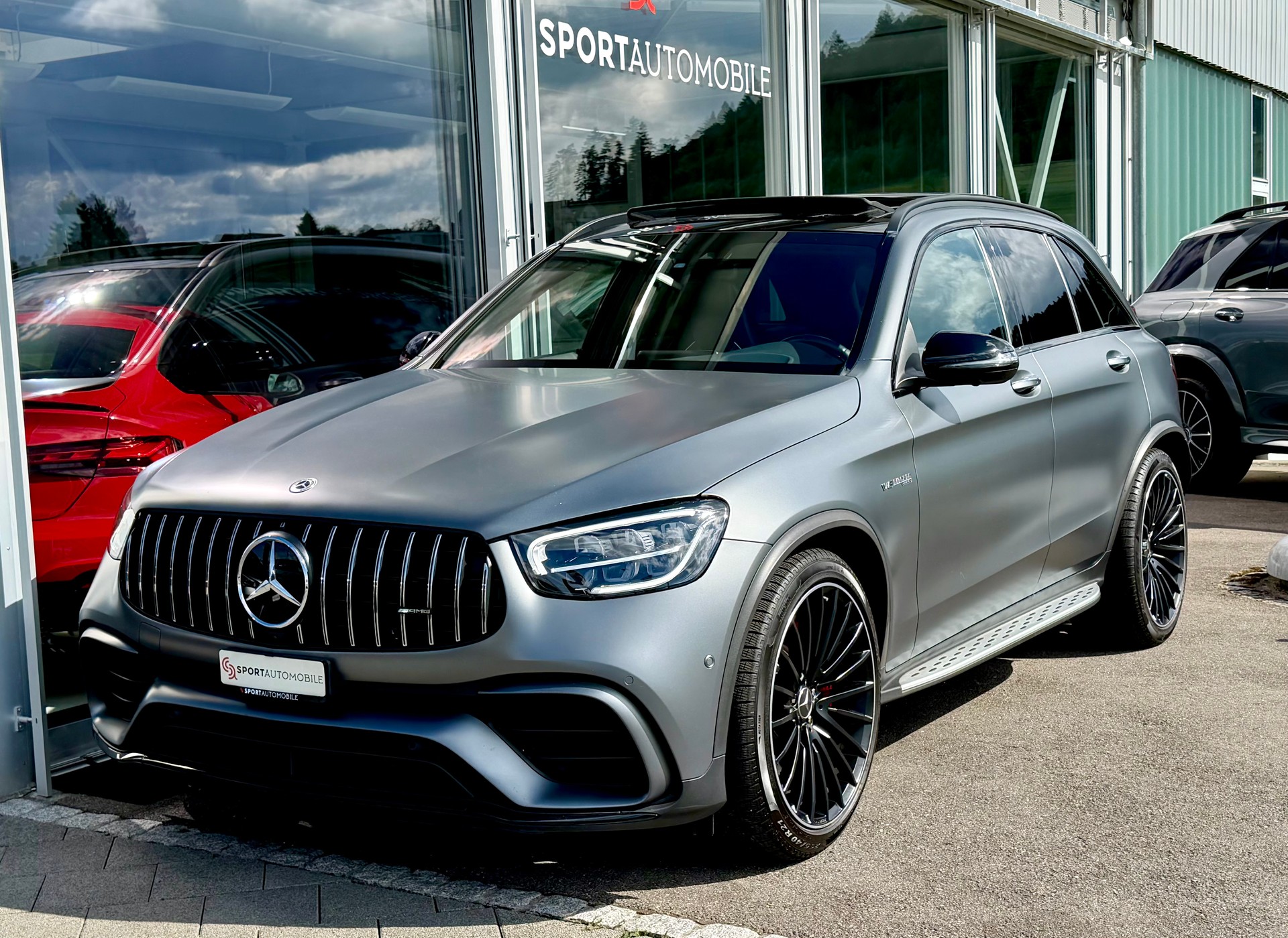 MERCEDES-BENZ GLC 63 S AMG 4Matic 9G-Tronic-showroom-element-3