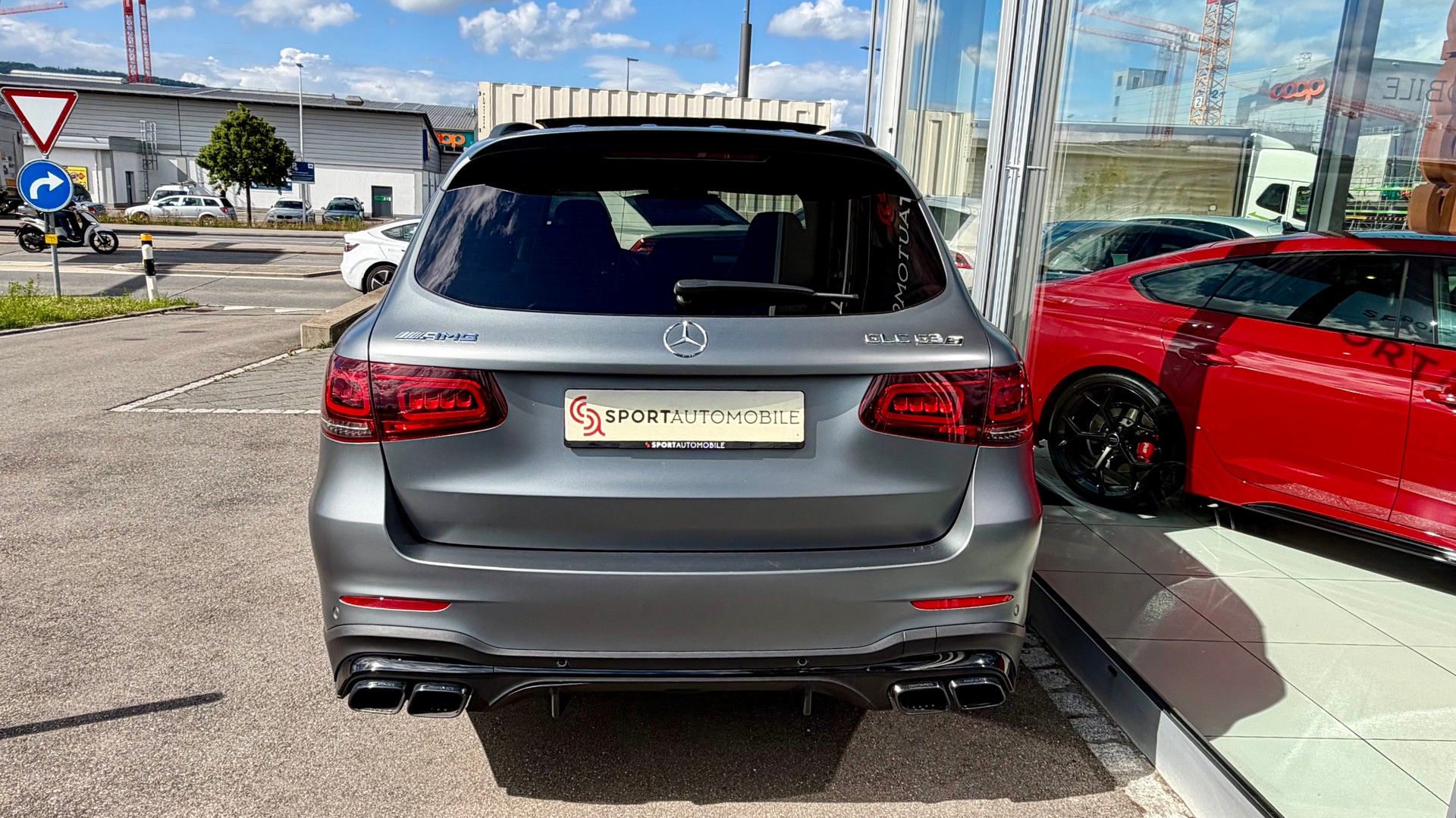 MERCEDES-BENZ GLC 63 S AMG 4Matic 9G-Tronic-image-11