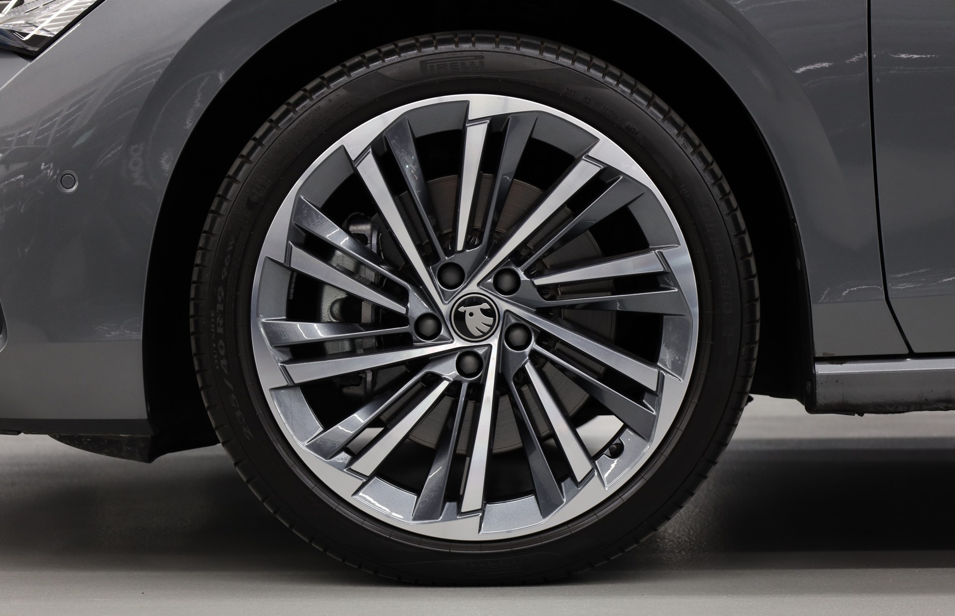 SKODA Superb Combi 2.0 TSI L & K DSG-image-12
