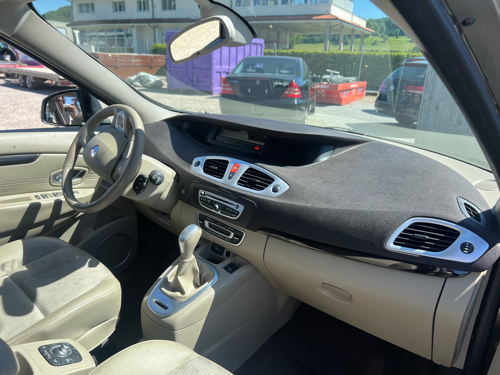 RENAULT Grand Scénic 2.0 16V Dynamique X-Tronic CVT-image-10