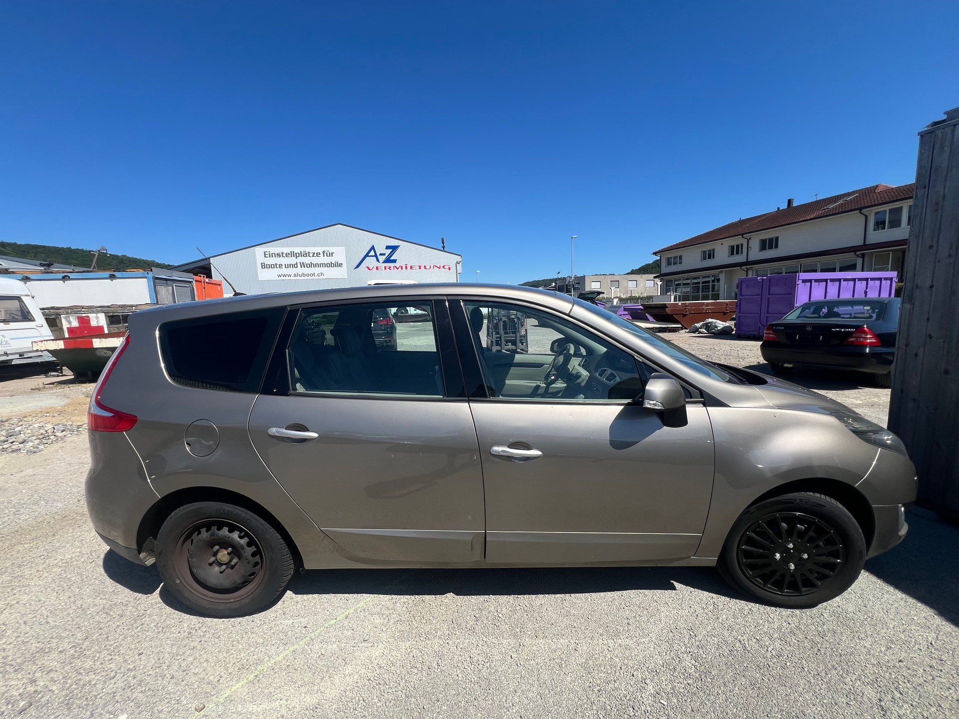 RENAULT Grand Scénic 2.0 16V Dynamique X-Tronic CVT-image-3