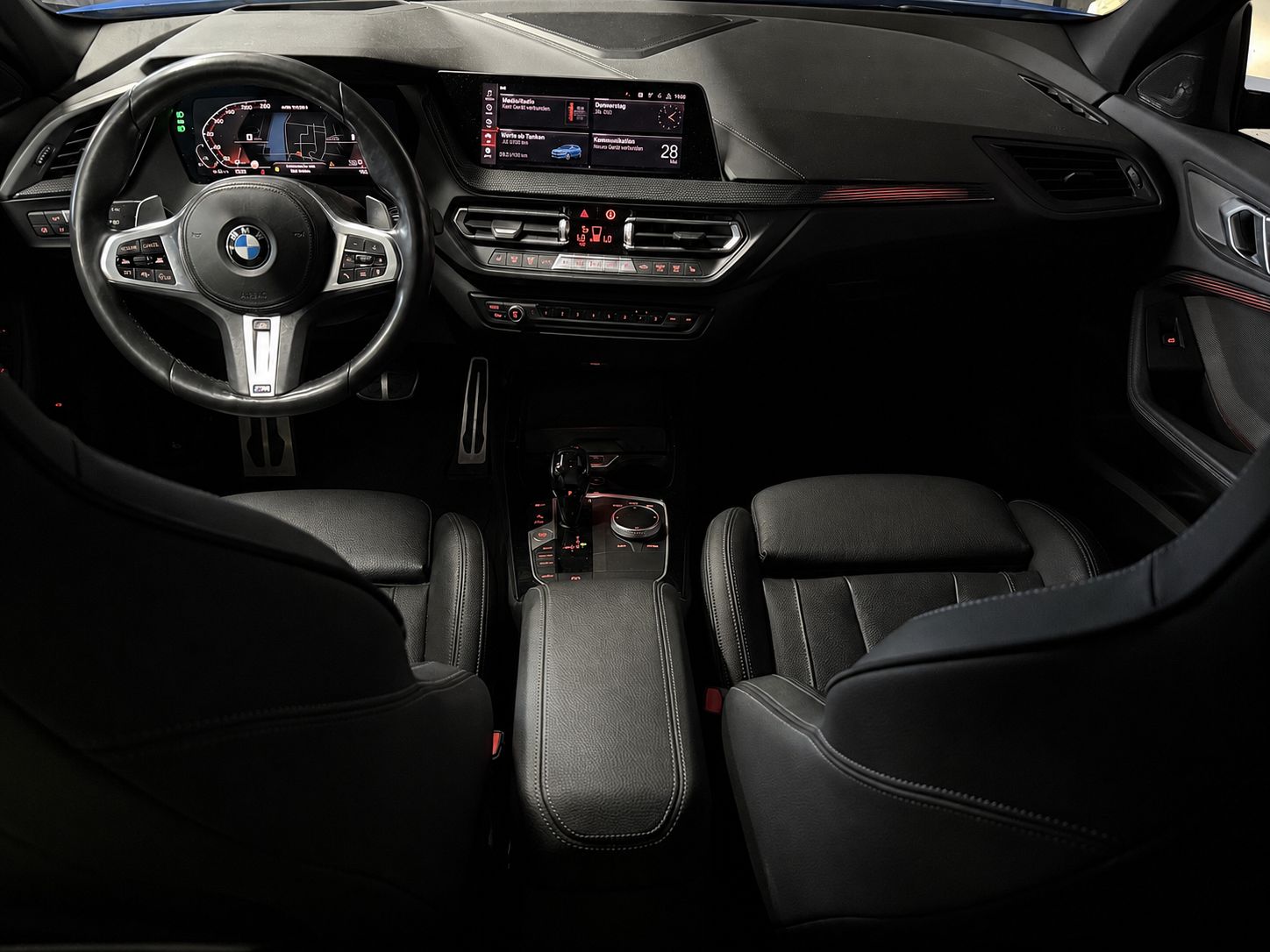 BMW M135i xDrive Steptronic-image-11