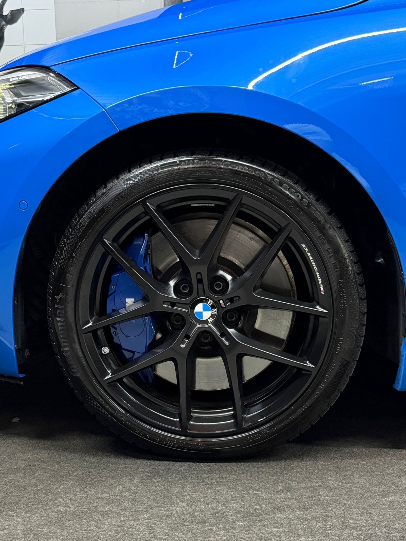 BMW M135i xDrive Steptronic-image-7