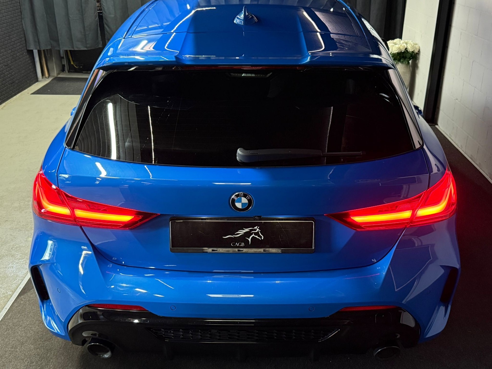BMW M135i xDrive Steptronic-image-4
