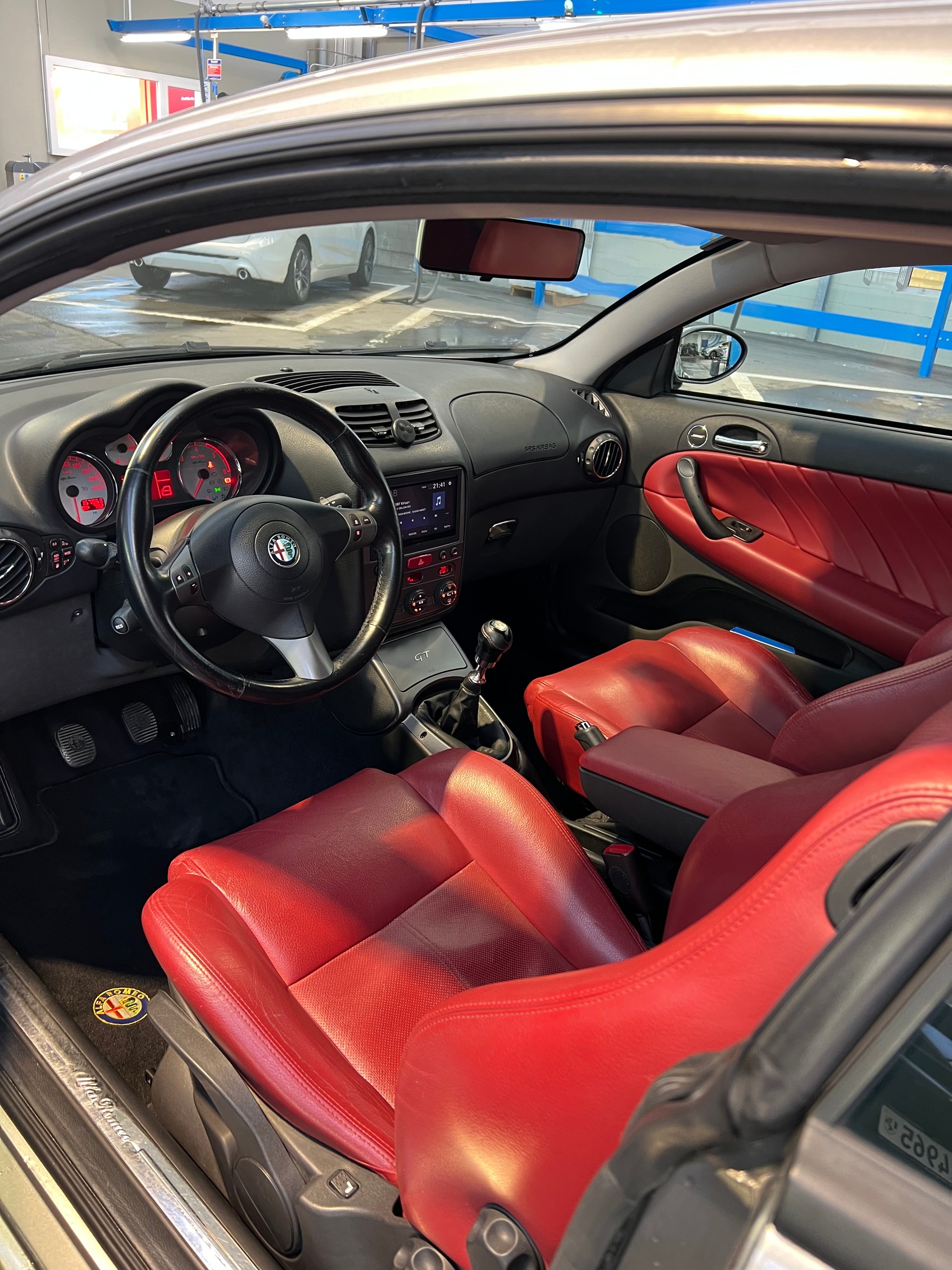 ALFA ROMEO 1.9 JTD 16V 150 Distinctive-image-2