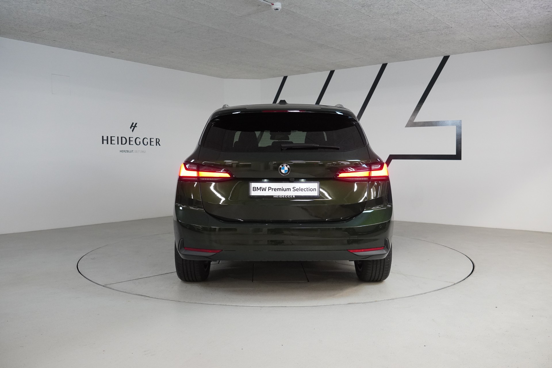 BMW 223i Active Tourer xDrive DKG-image-5
