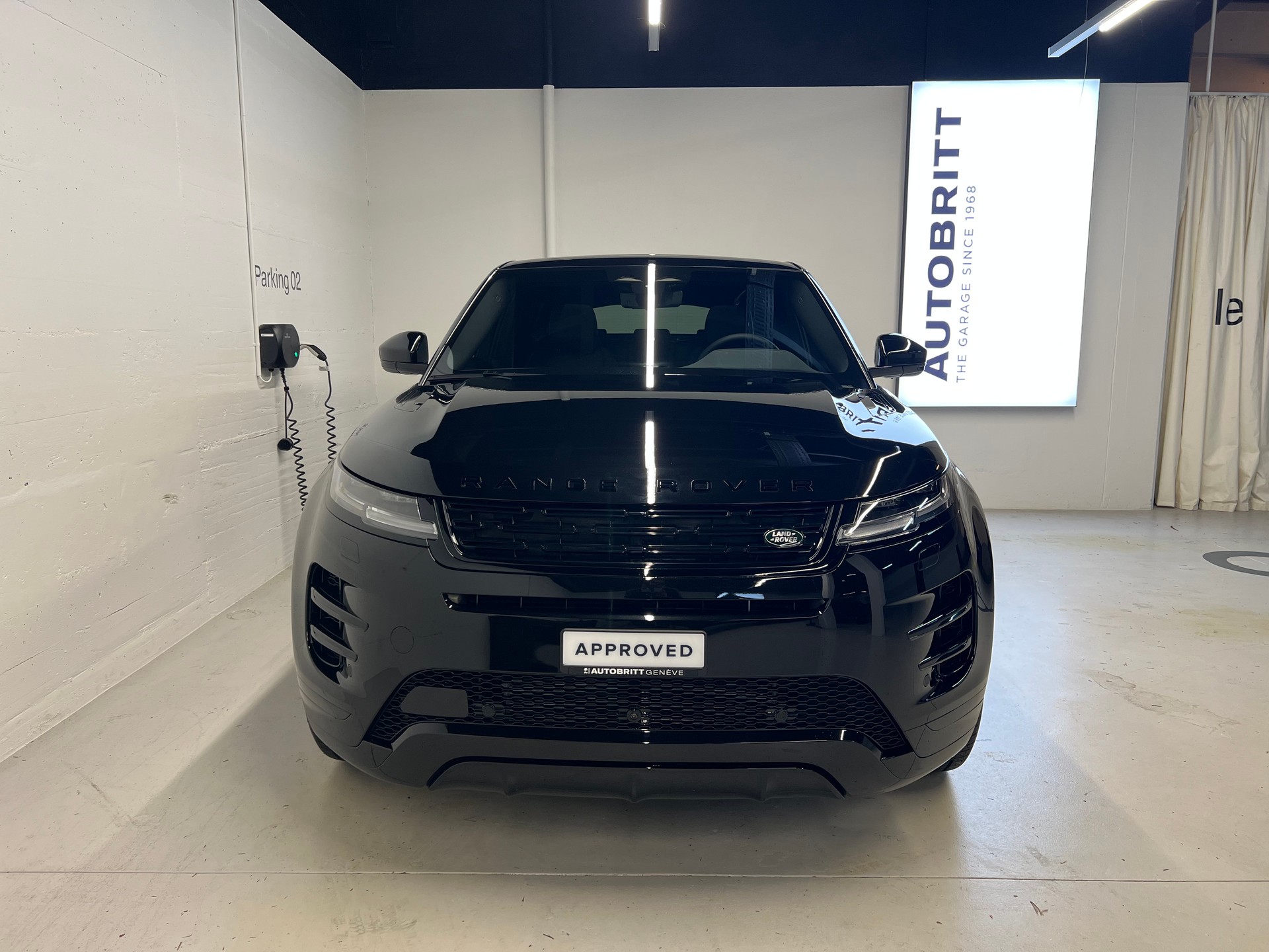 LAND ROVER RR Evoque 1.5 T 270e Dynamic SE-image-9