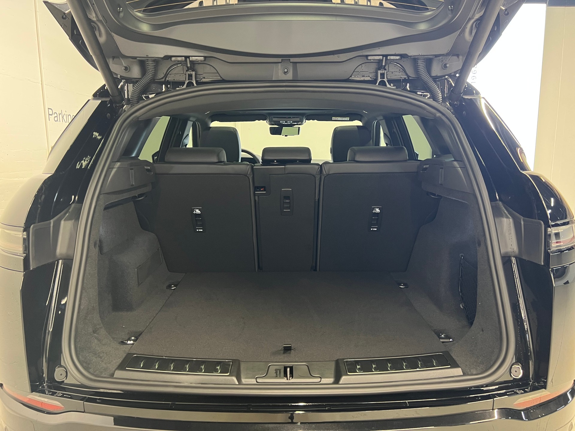 LAND ROVER RR Evoque 1.5 T 270e Dynamic SE-image-11