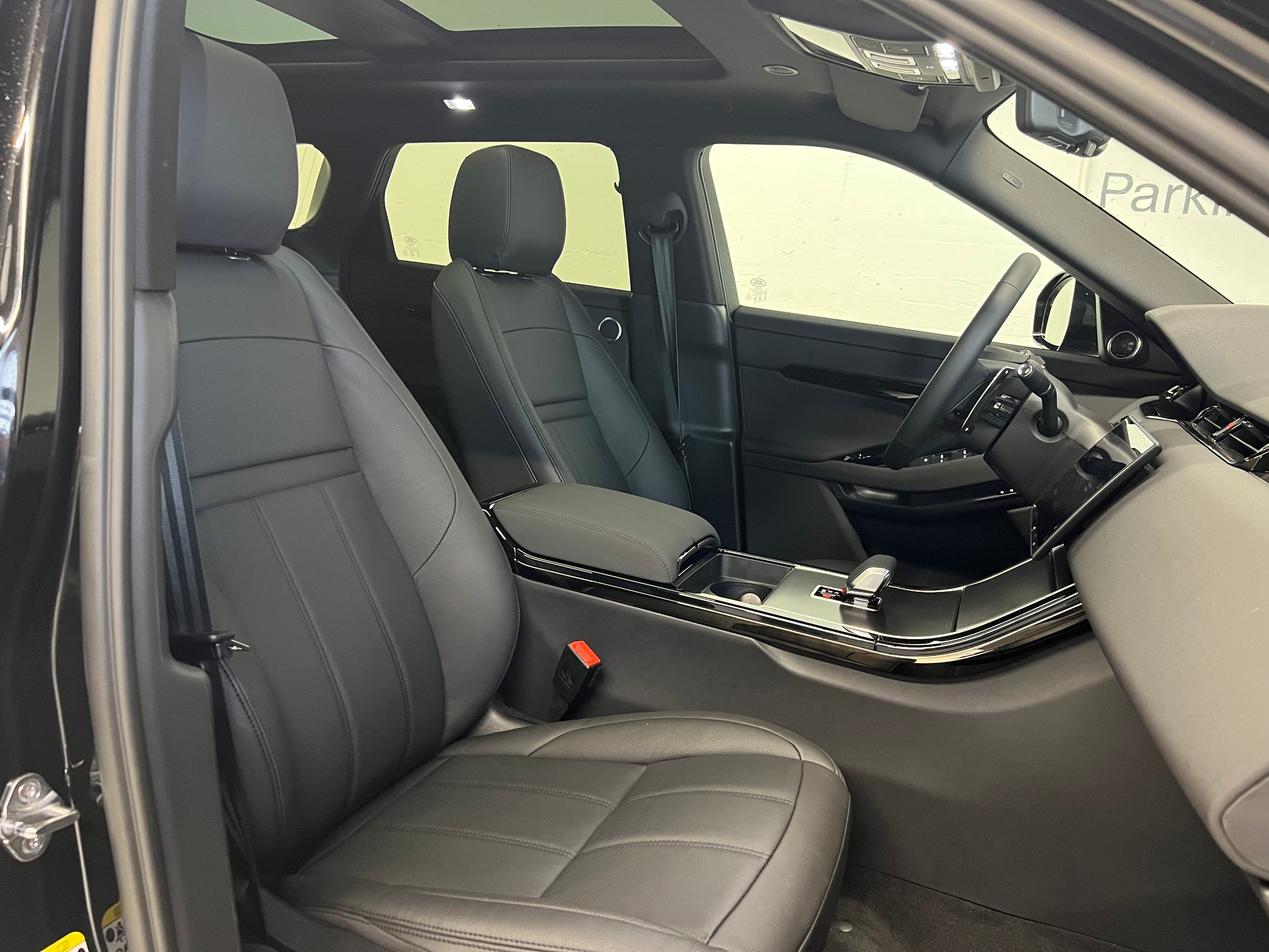 LAND ROVER RR Evoque 1.5 T 270e Dynamic SE-image-5