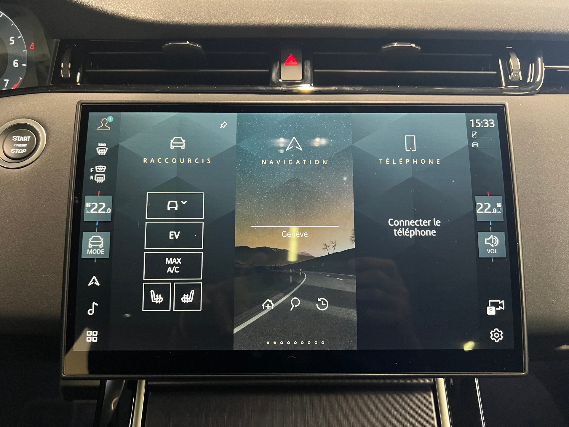 LAND ROVER RR Evoque 1.5 T 270e Dynamic SE-image-4