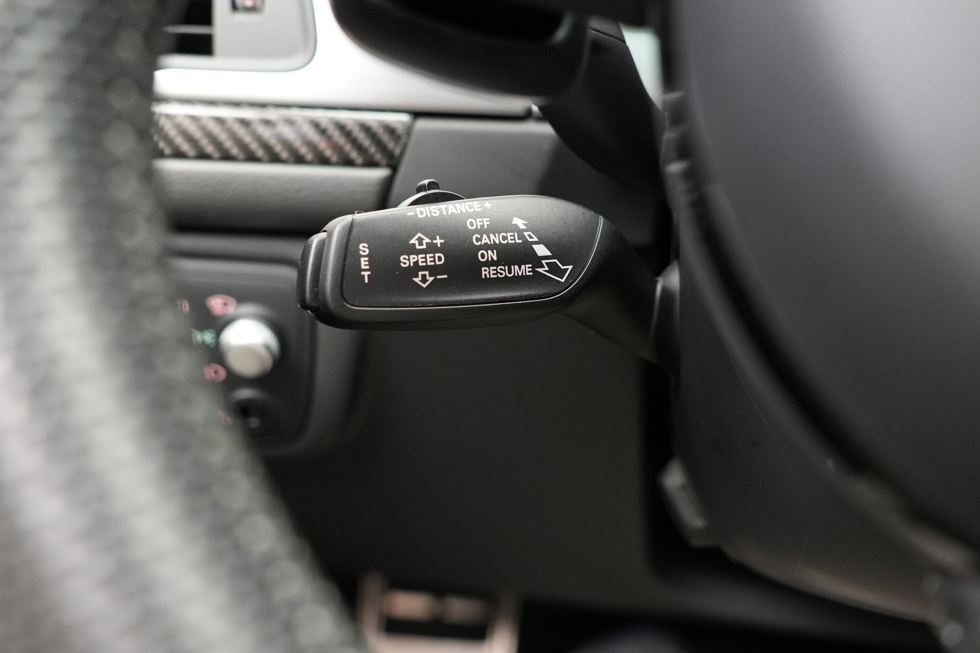 AUDI RS6 Avant 4.0 TFSI V8 quattro Tiptronic *Head-Up* *Dynamikpaket* *Sportauspuff*-image-30
