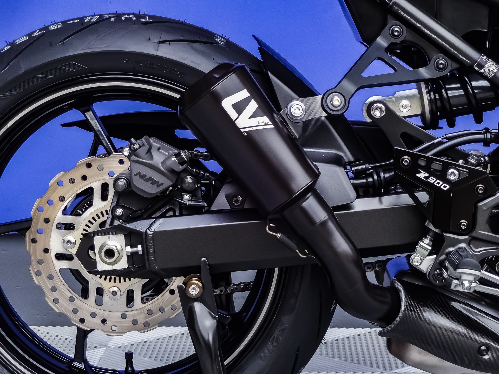 KAWASAKI Z 900-image-11