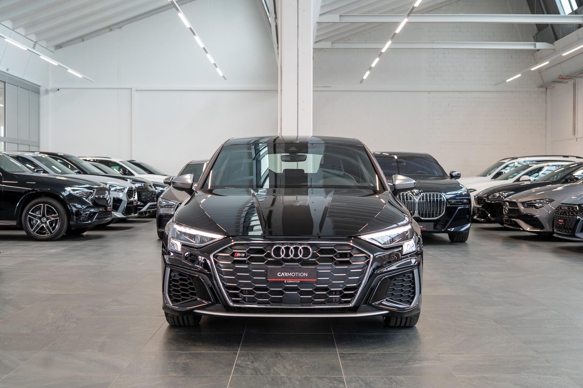 AUDI S3 Sportback 2.0 TFSI quattro S-Tronic / Rückfahrkamera / Tempomat / Sitzheizung-showroom-element-1