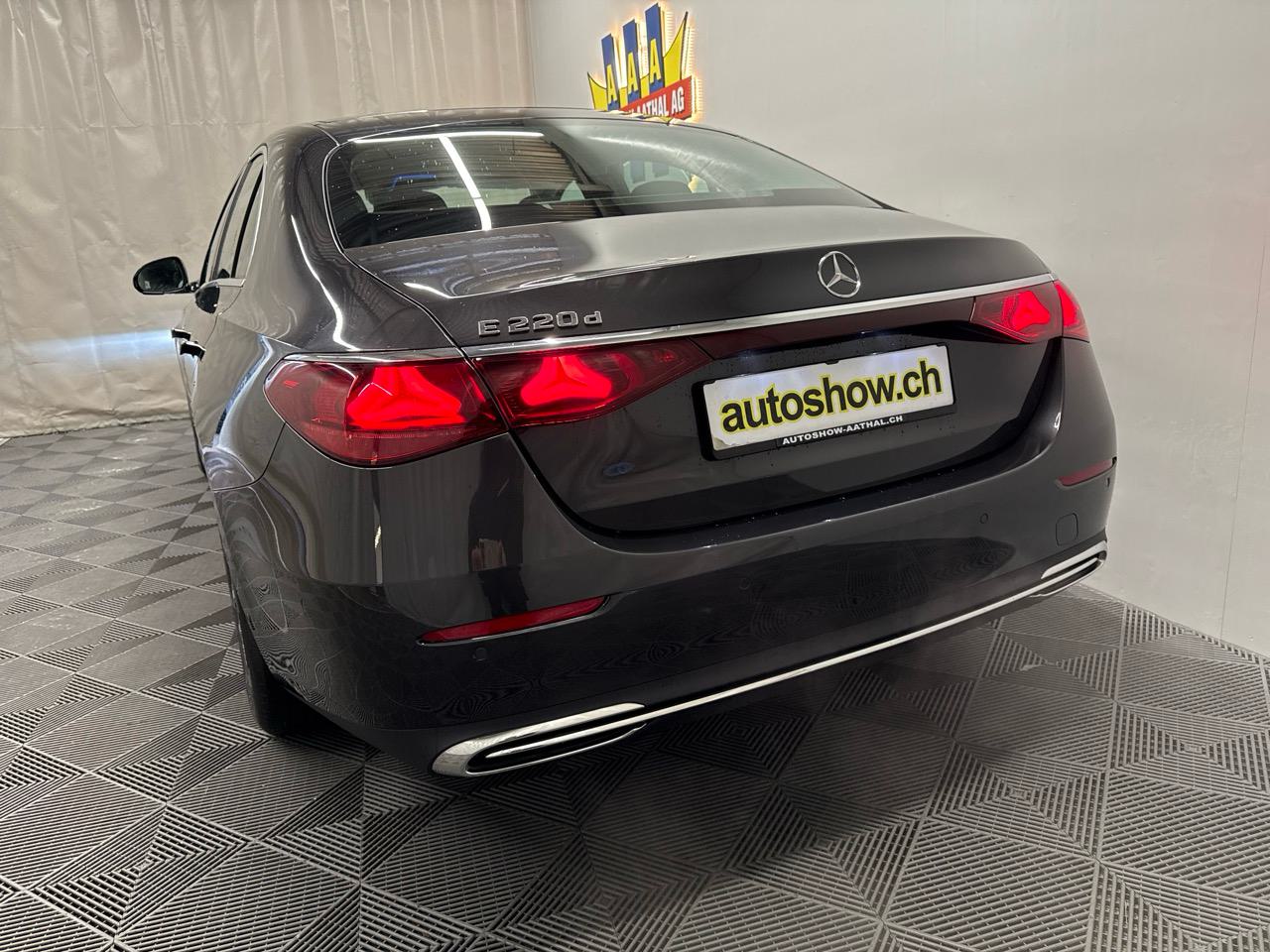 MERCEDES-BENZ E 220 d 9G-Tronic-image-10
