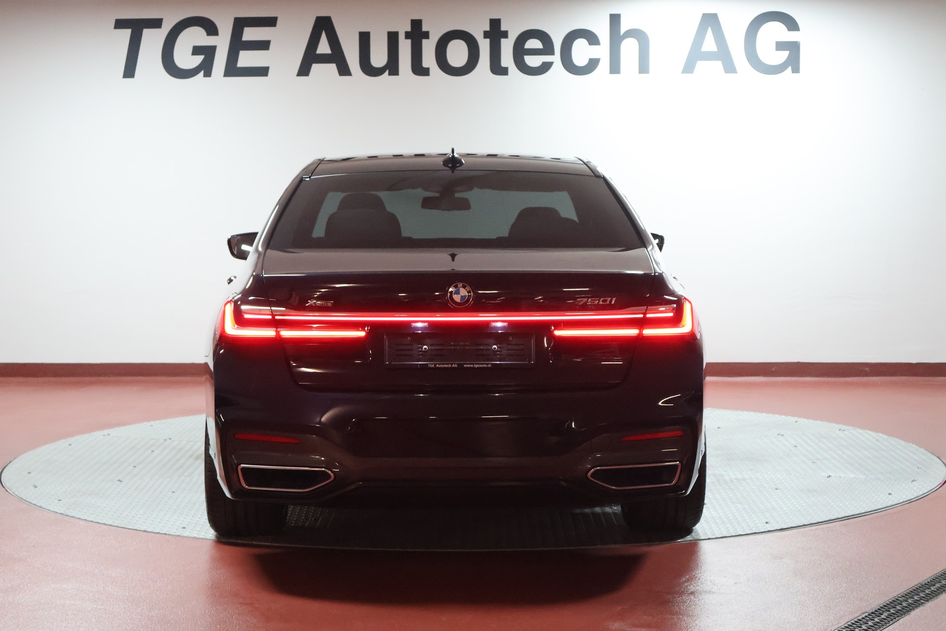 BMW 750i xDrive Steptronic M Sportpaket-image-24