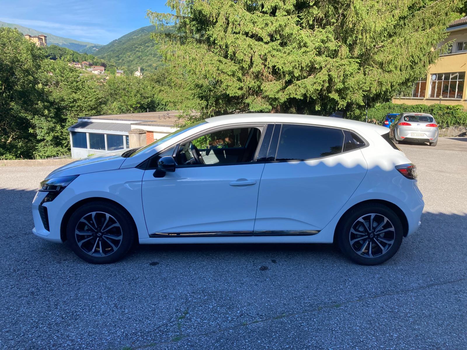 RENAULT Clio 1.6 E-Tech Techno-showroom-element-3