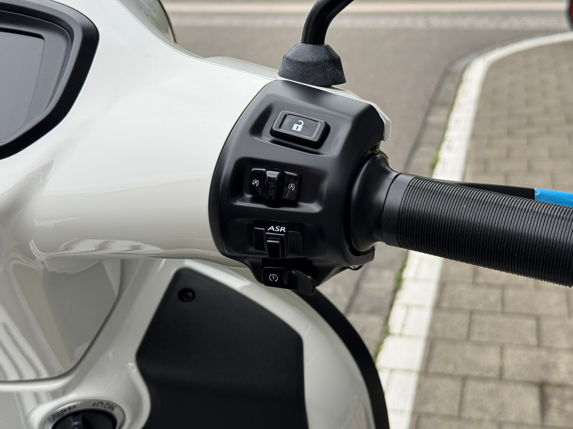 PIAGGIO Vespa GTS 125 Super Sport RST Euro 5+-image-6