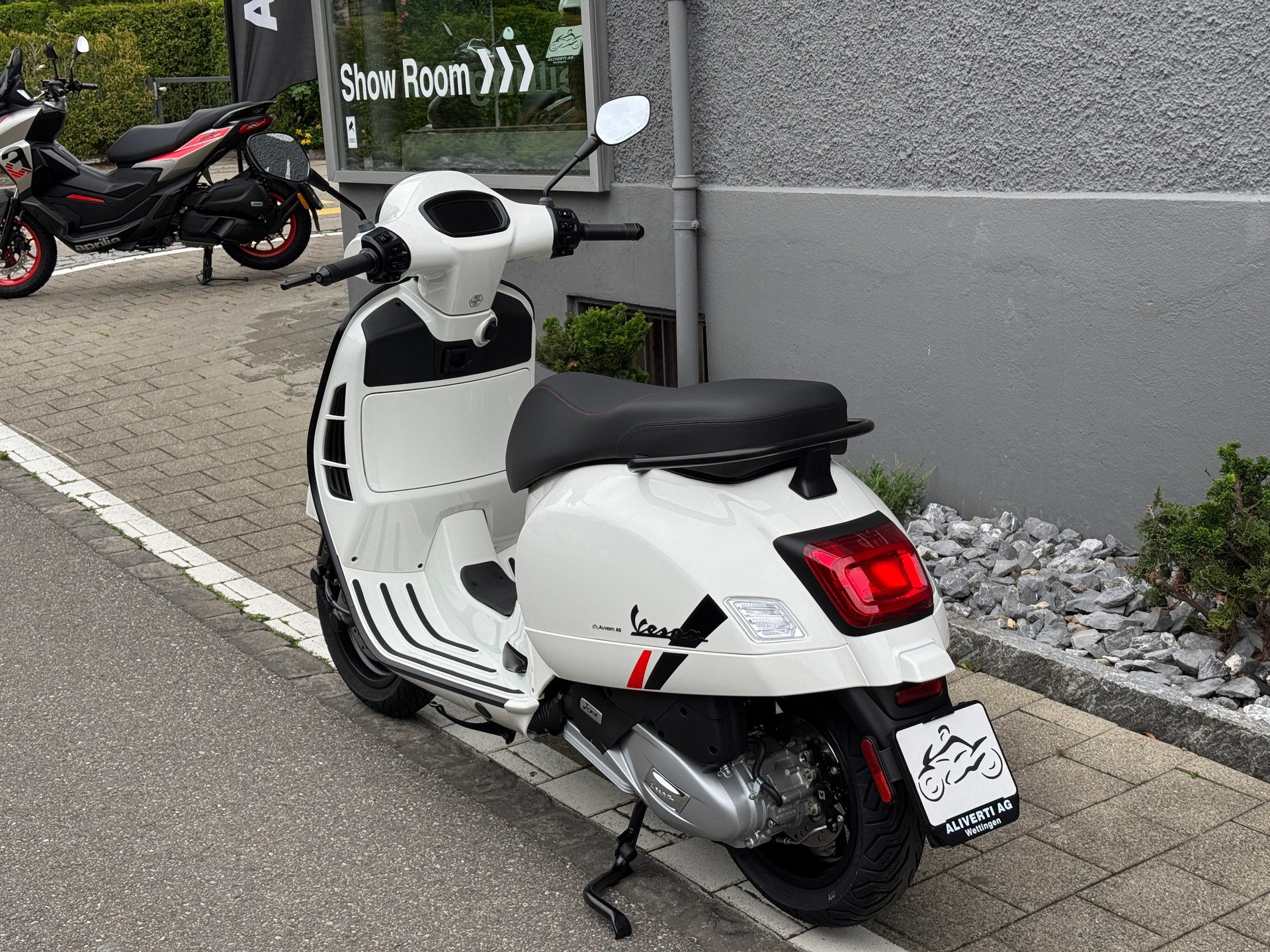 PIAGGIO Vespa GTS 125 Super Sport RST Euro 5+-image-10