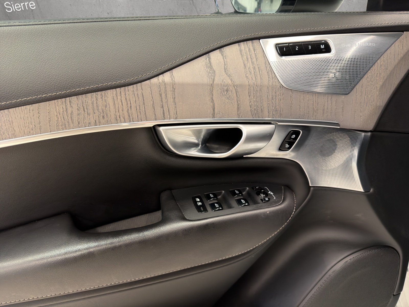 VOLVO XC90 T8 eAWD PluginHybrid Xclusive Dark Geartronic-image-10