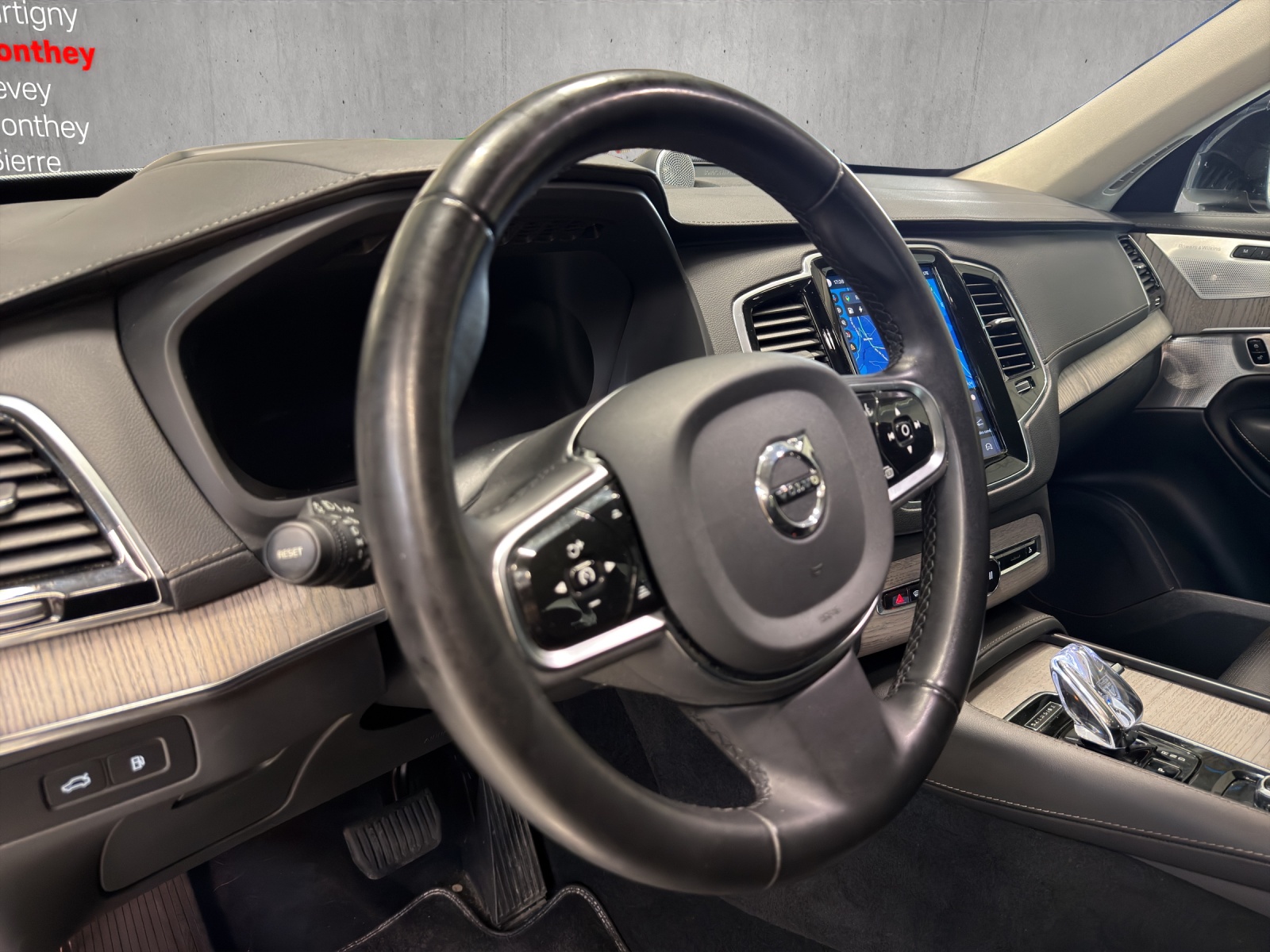 VOLVO XC90 T8 eAWD PluginHybrid Xclusive Dark Geartronic-image-11
