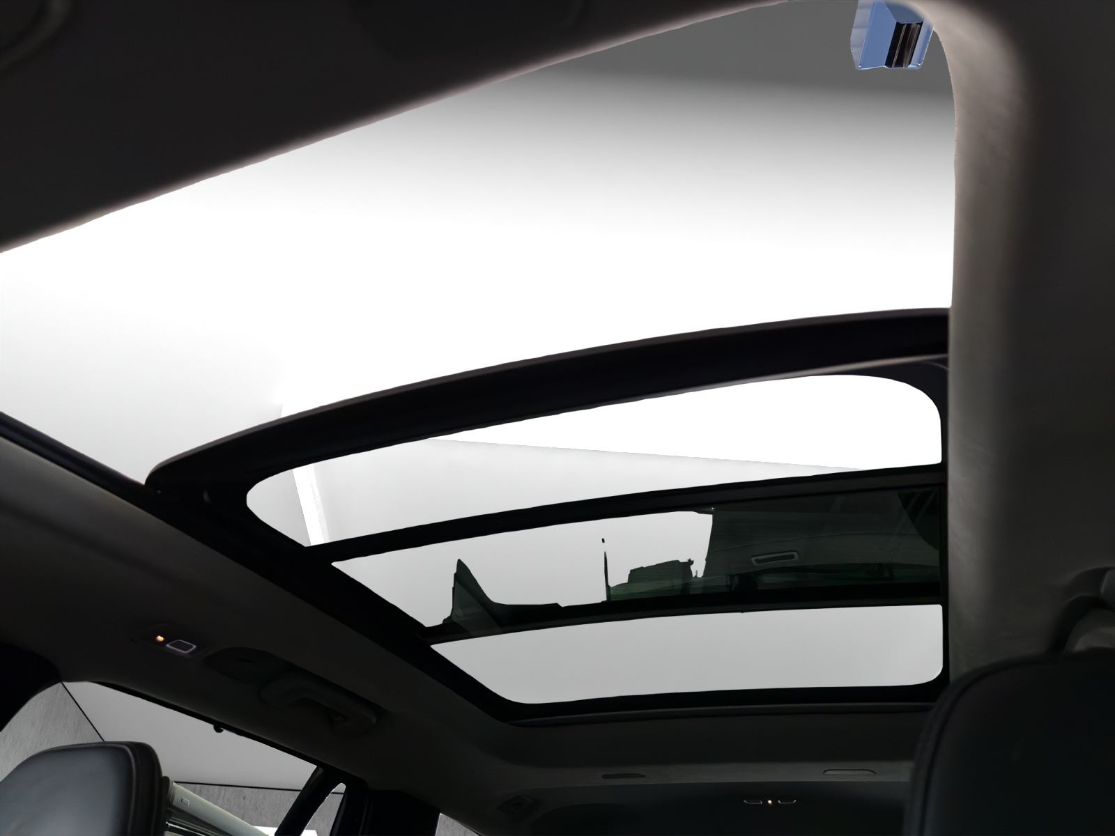 VOLVO XC90 T8 eAWD PluginHybrid Xclusive Dark Geartronic-image-16