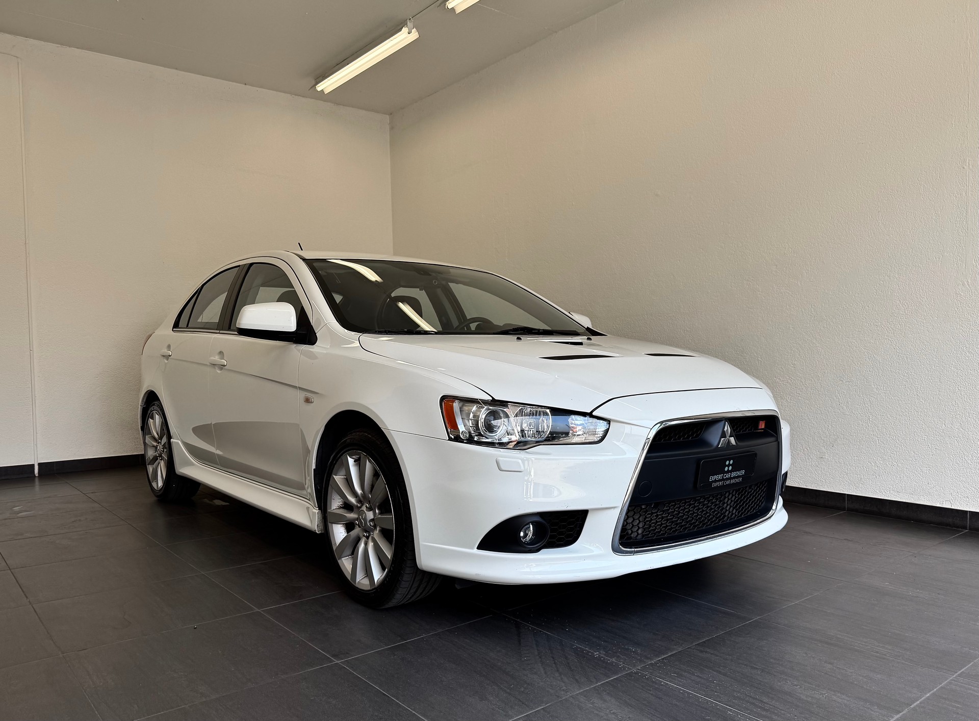 MITSUBISHI Lancer Sportback 2.0 Ralliart S 4WD TC-SST-showroom-element-1