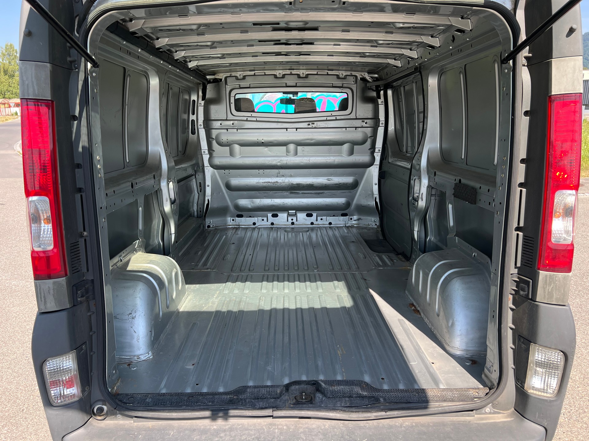 OPEL Vivaro 2.5 CDTI 2.9t L2H1-image-6