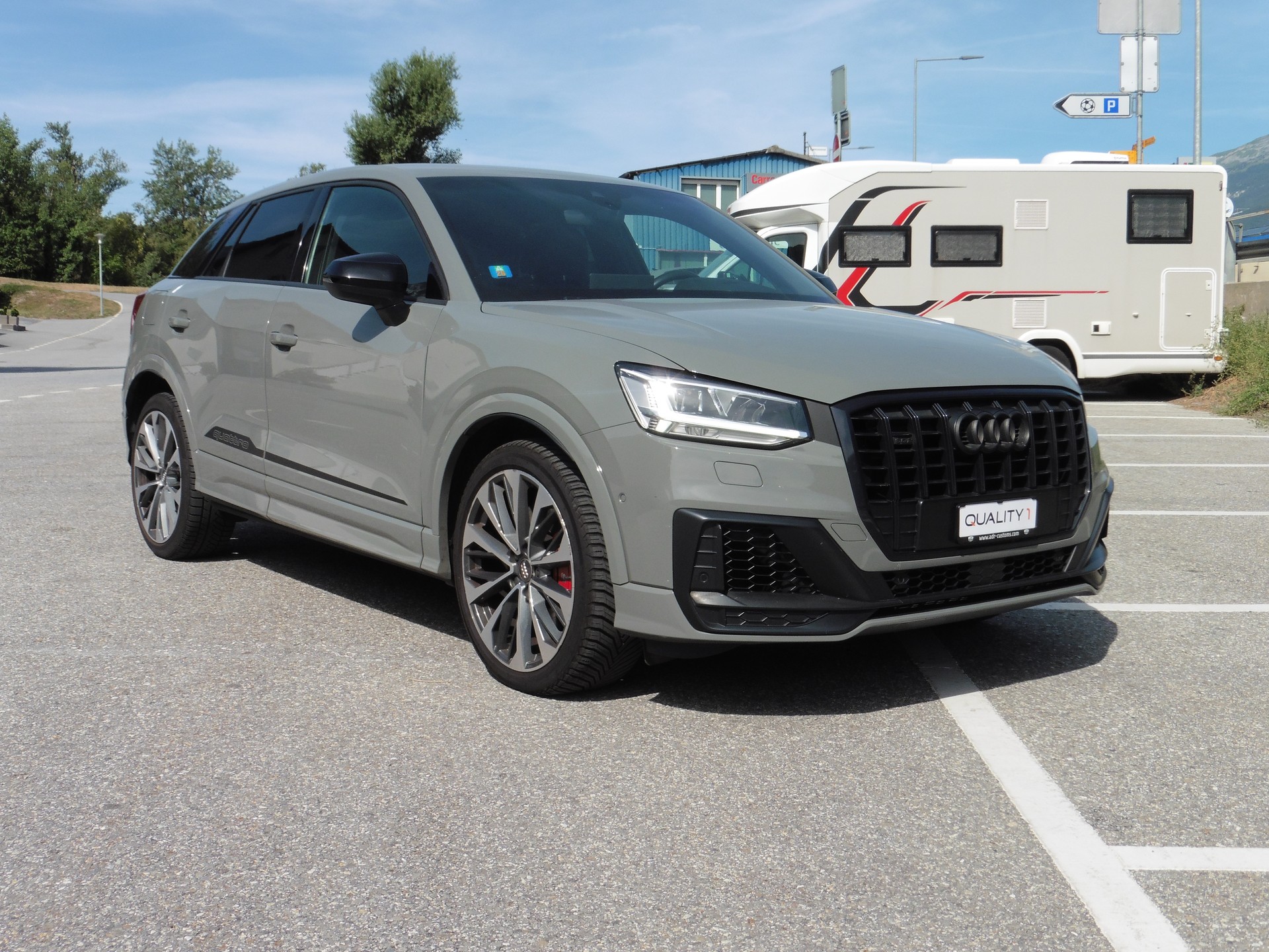 AUDI SQ2 TFSI quattro S-tronic-showroom-element-2