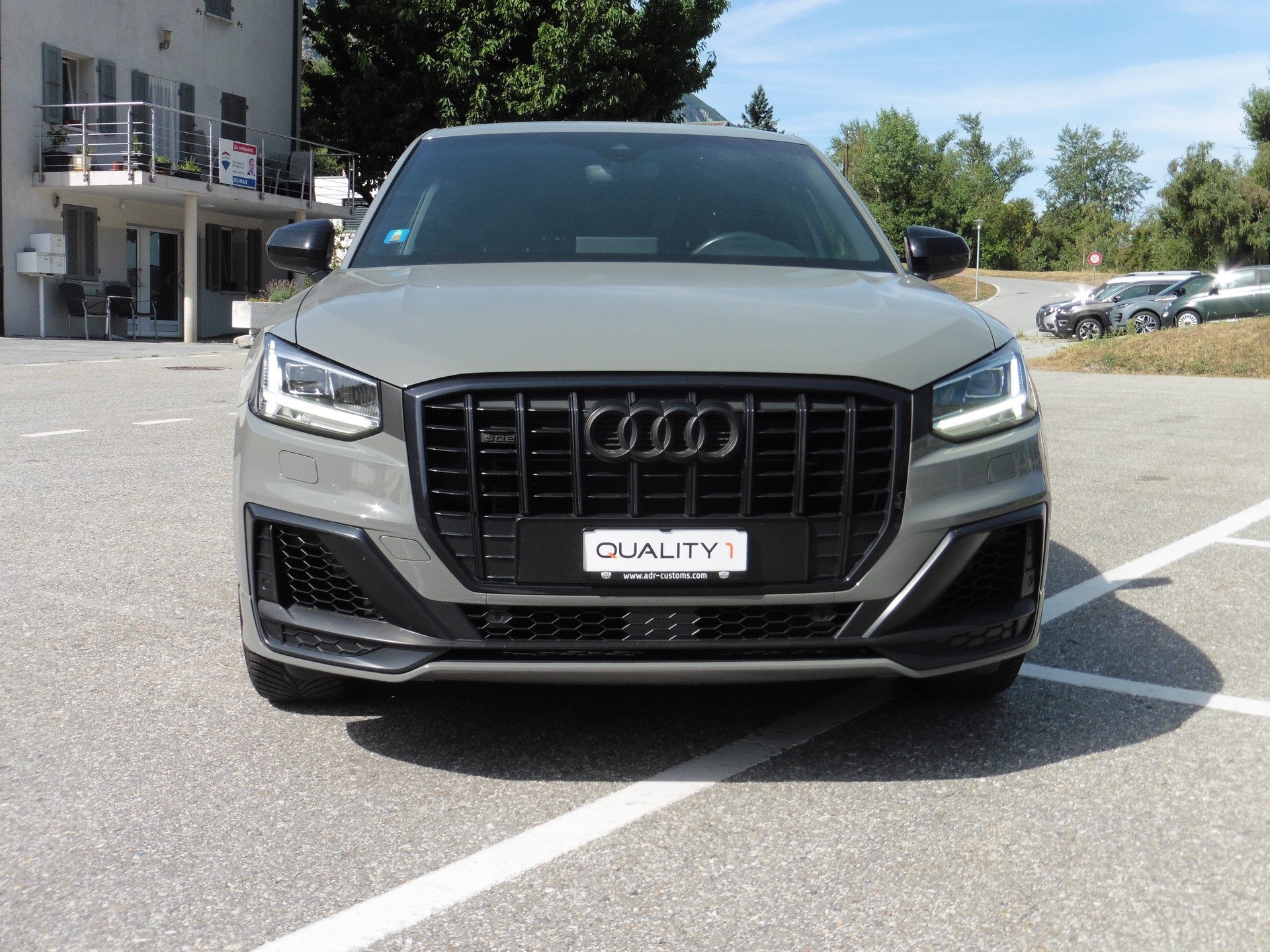AUDI SQ2 TFSI quattro S-tronic-showroom-element-3