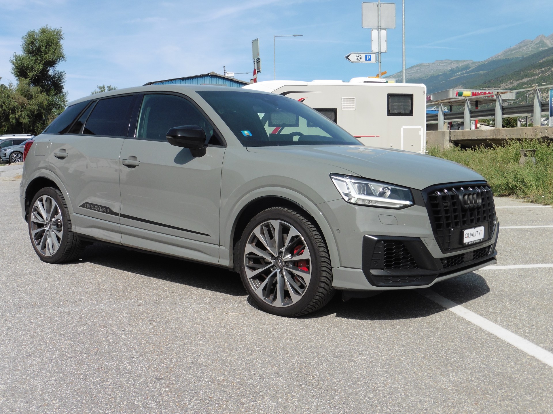 AUDI SQ2 TFSI quattro S-tronic-showroom-element-1