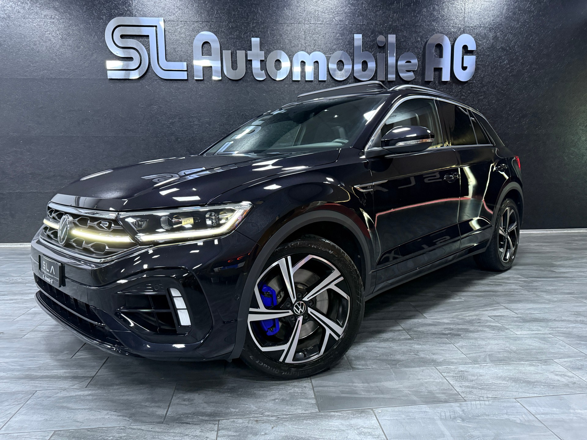 VW T-Roc 2.0 TSI R DSG 4Motion / CH Fz 1 Hand / Vollausstattung / Panorama-showroom-element-1