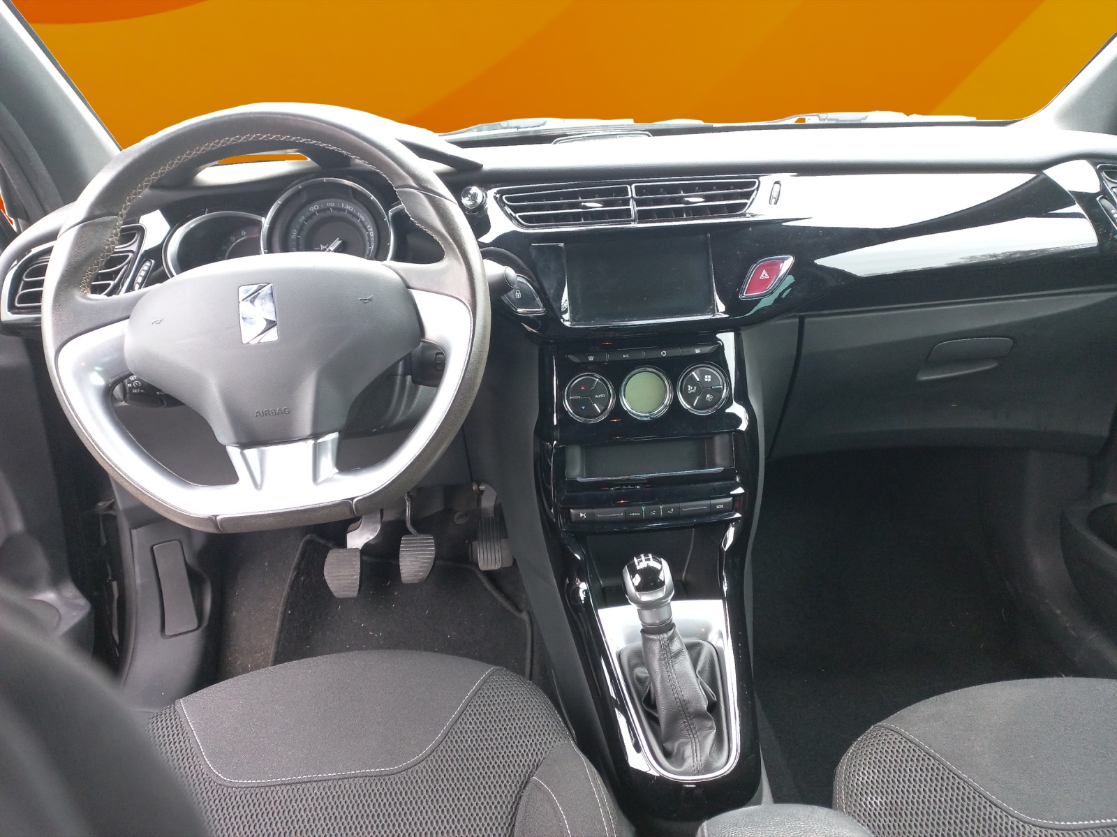 DS AUTOMOBILES DS 3 1.2 PureTech SO Chic-image-8