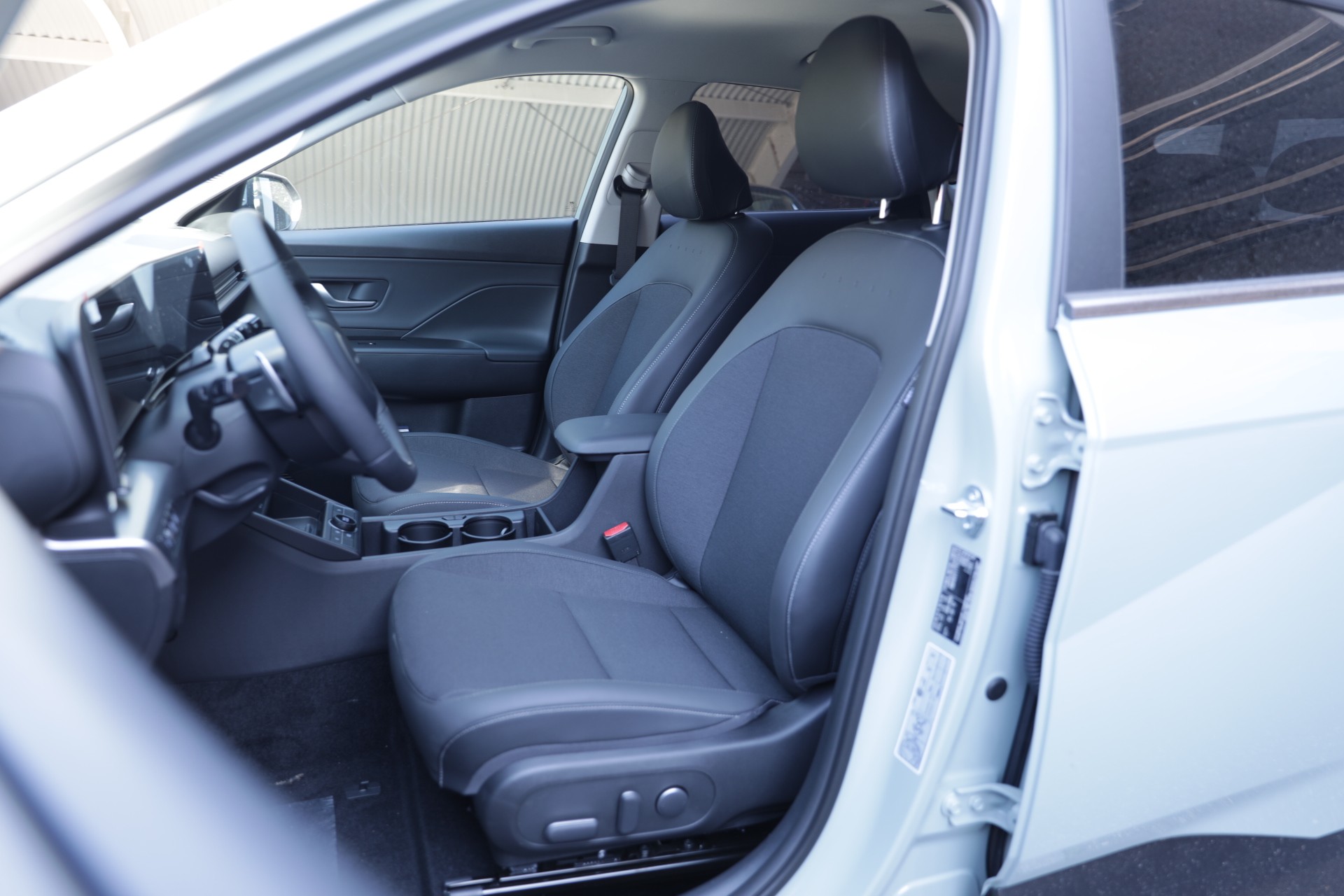 HYUNDAI Kona 1.6 GDi HEV Amplia DCT-image-10