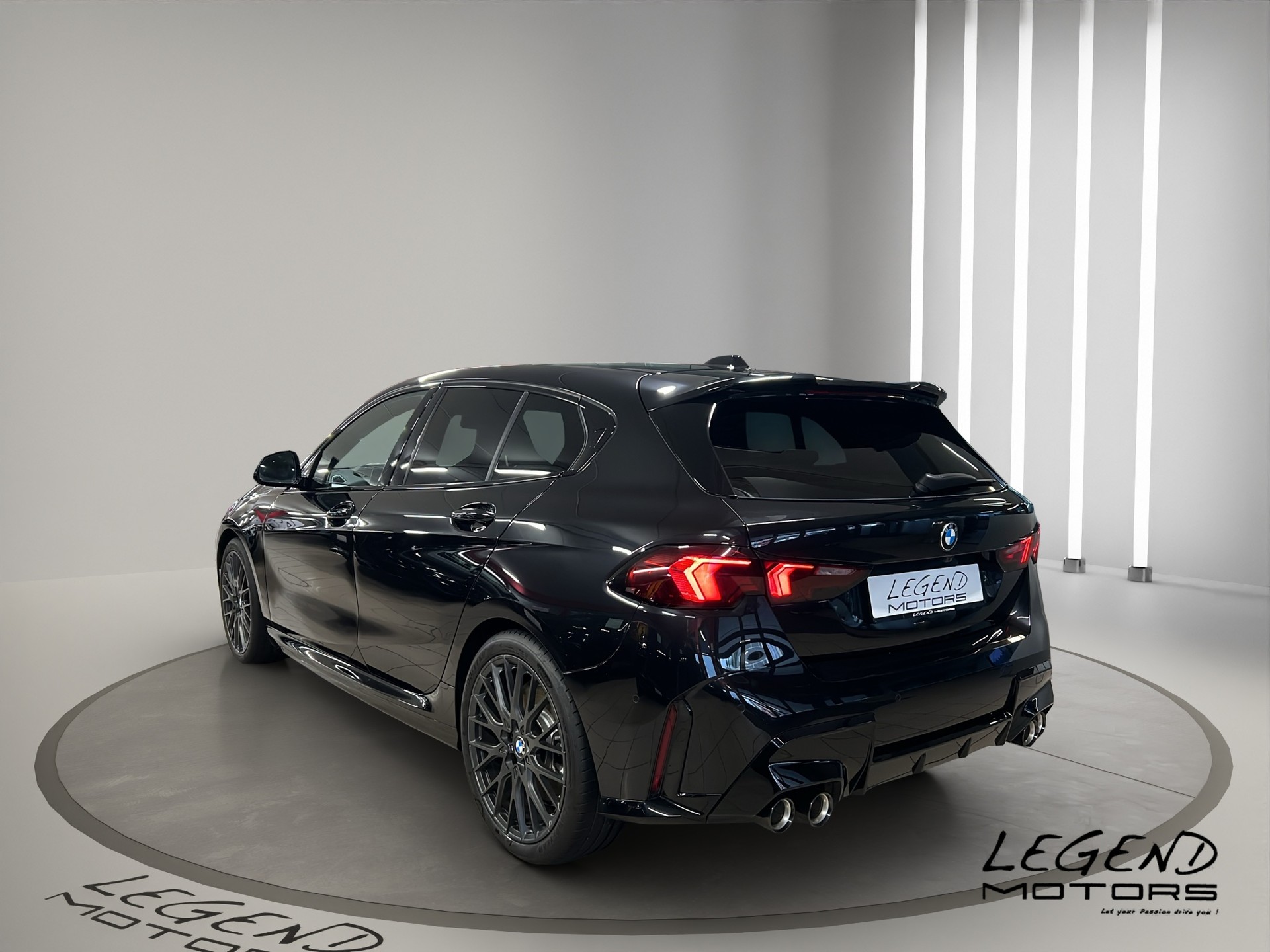 BMW M135 xDrive LEASING à partir de CHF 510.-/mois-showroom-element-3