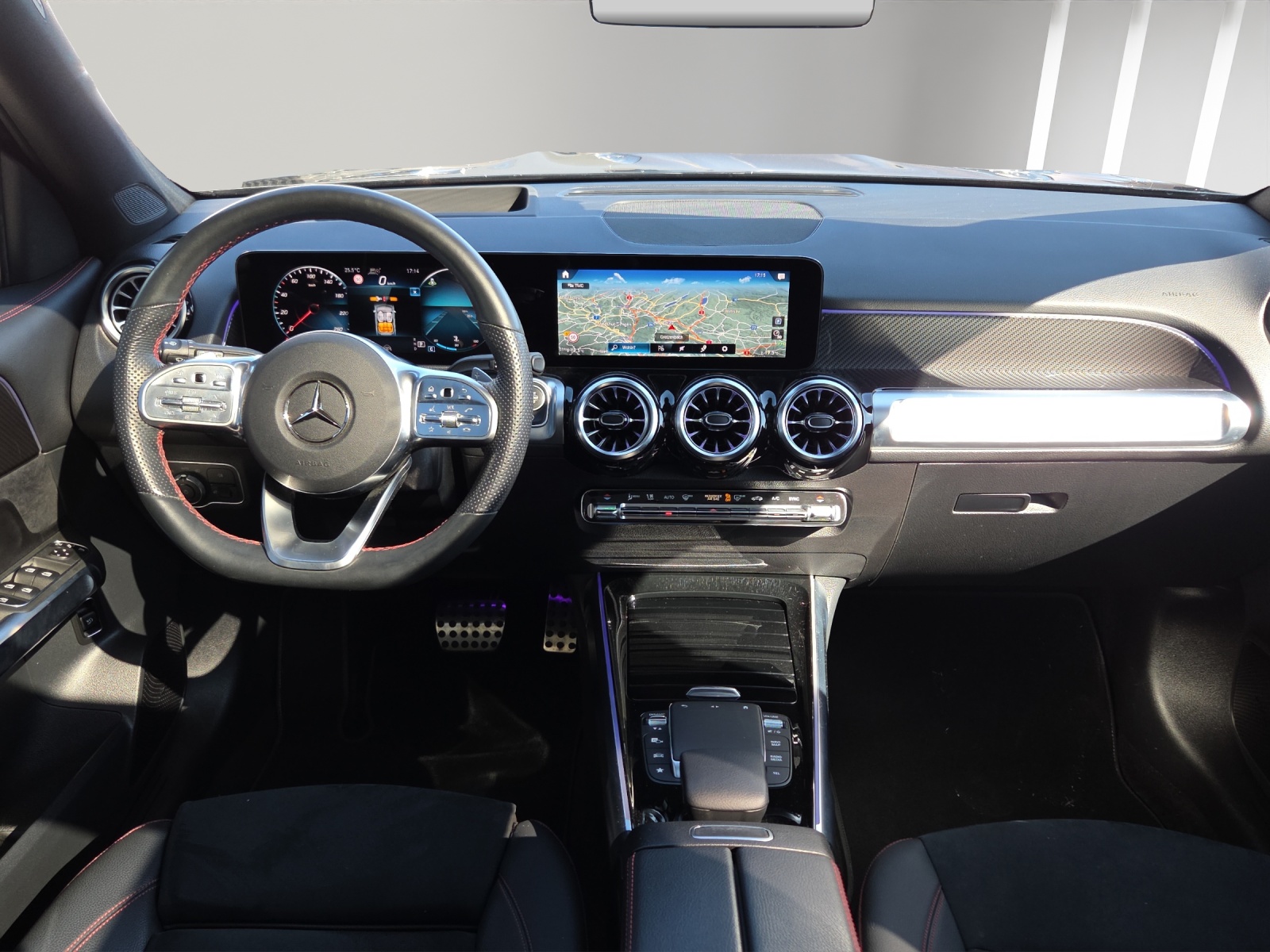 MERCEDES-BENZ GLB 250 4Matic AMG Line 8G-Tronic-image-6