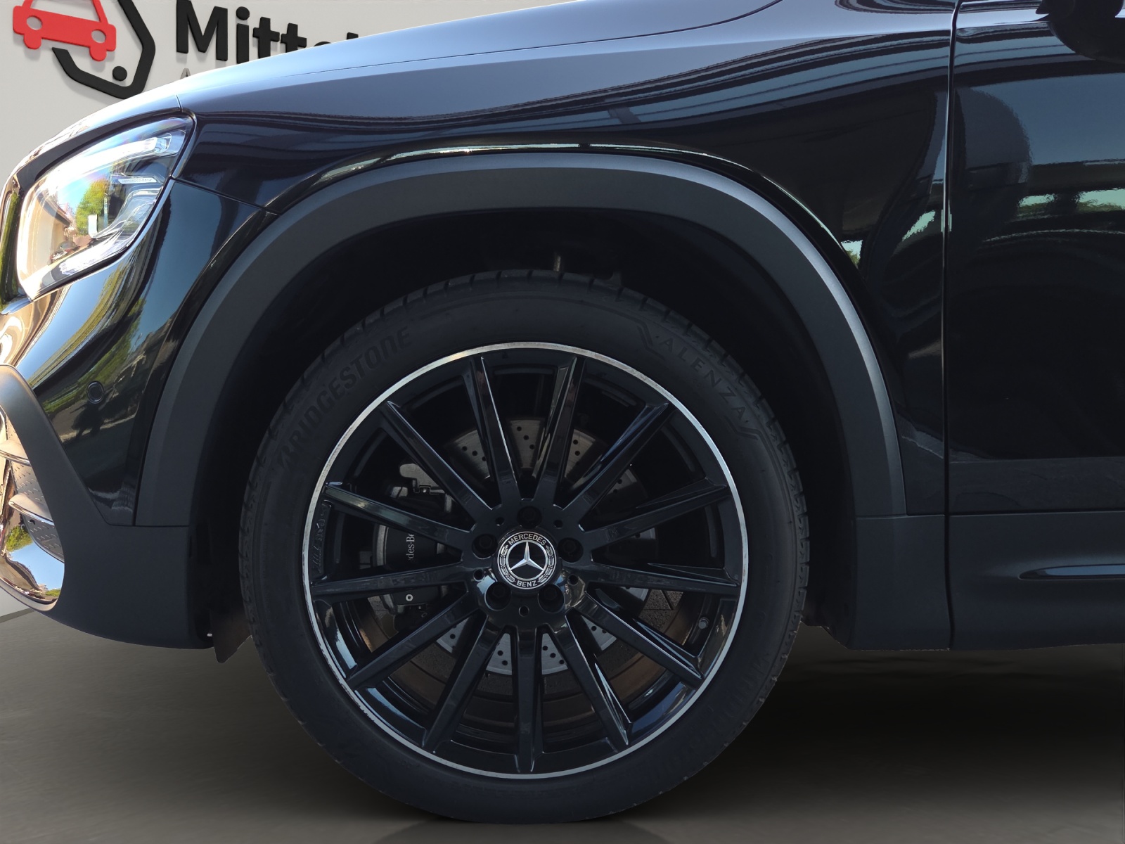MERCEDES-BENZ GLB 250 4Matic AMG Line 8G-Tronic-image-5